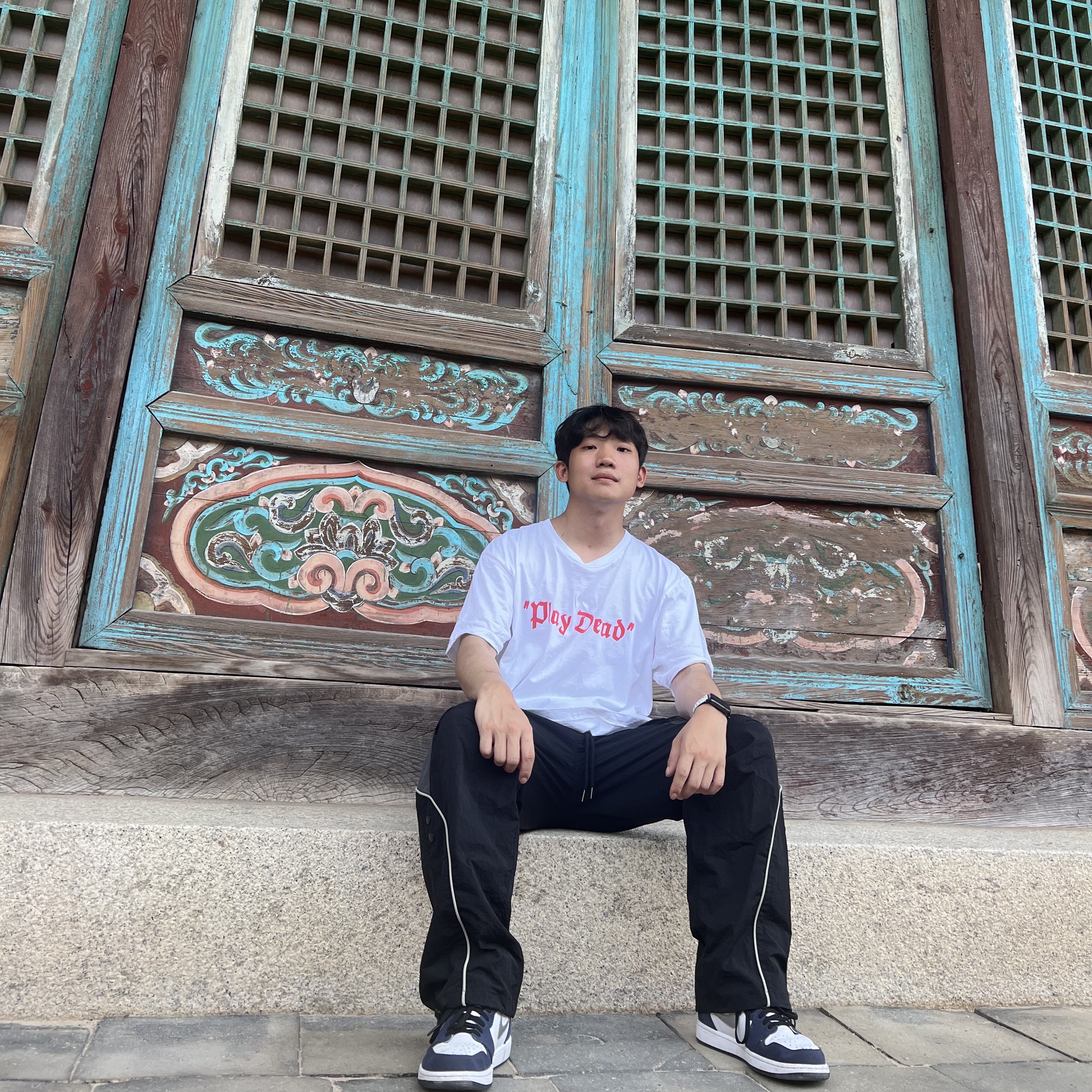 Supreme Play Dead T-Shirt White - 22FW, Jordan 1 Retro High OG CO.JP Midnight Navy 착용 스타일 - 2