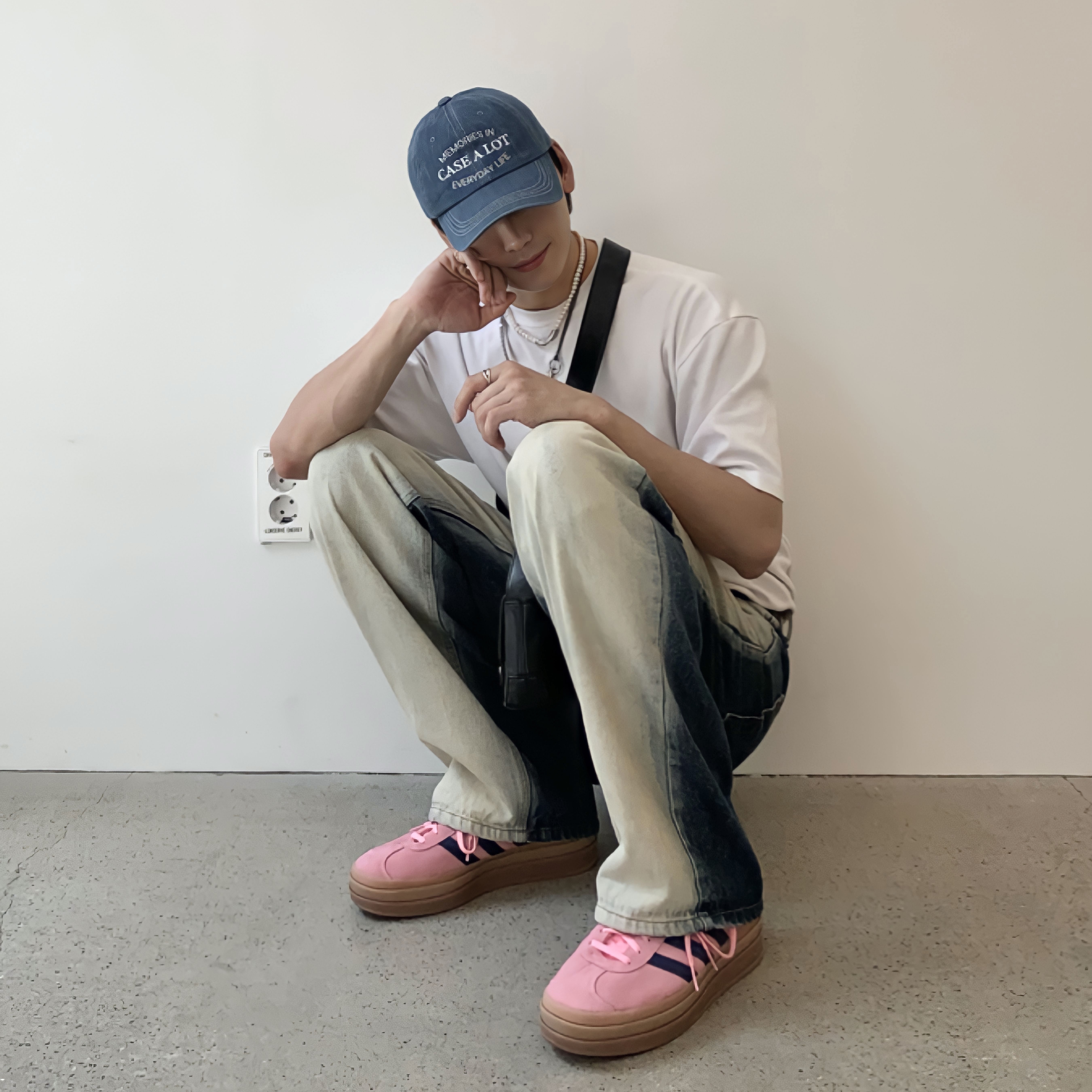 (W) Adidas Gazelle Bold Pink Glow Victory Blue 착용 스타일 - 1