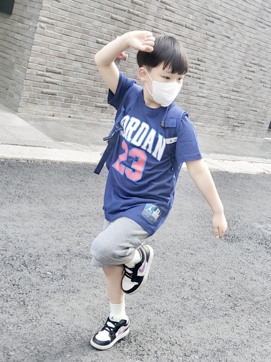 (GS) Jordan 1 Low White Gym Red Black, (PS) Jordan 1 Low Alt Dark Powder Blue 착용 스타일 - 4
