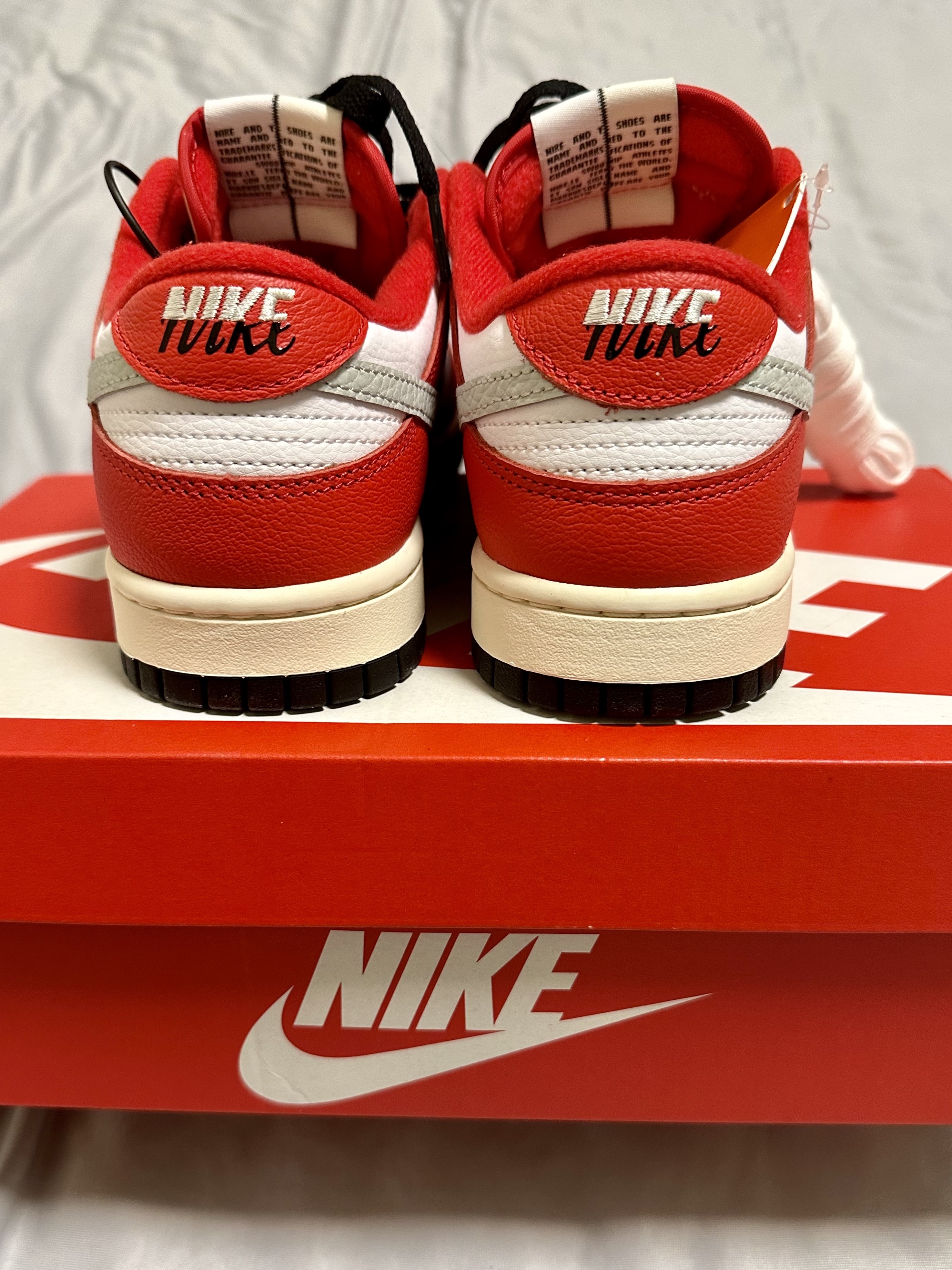 Nike Dunk Low Retro PRM University Red Black 착용 스타일 - 3