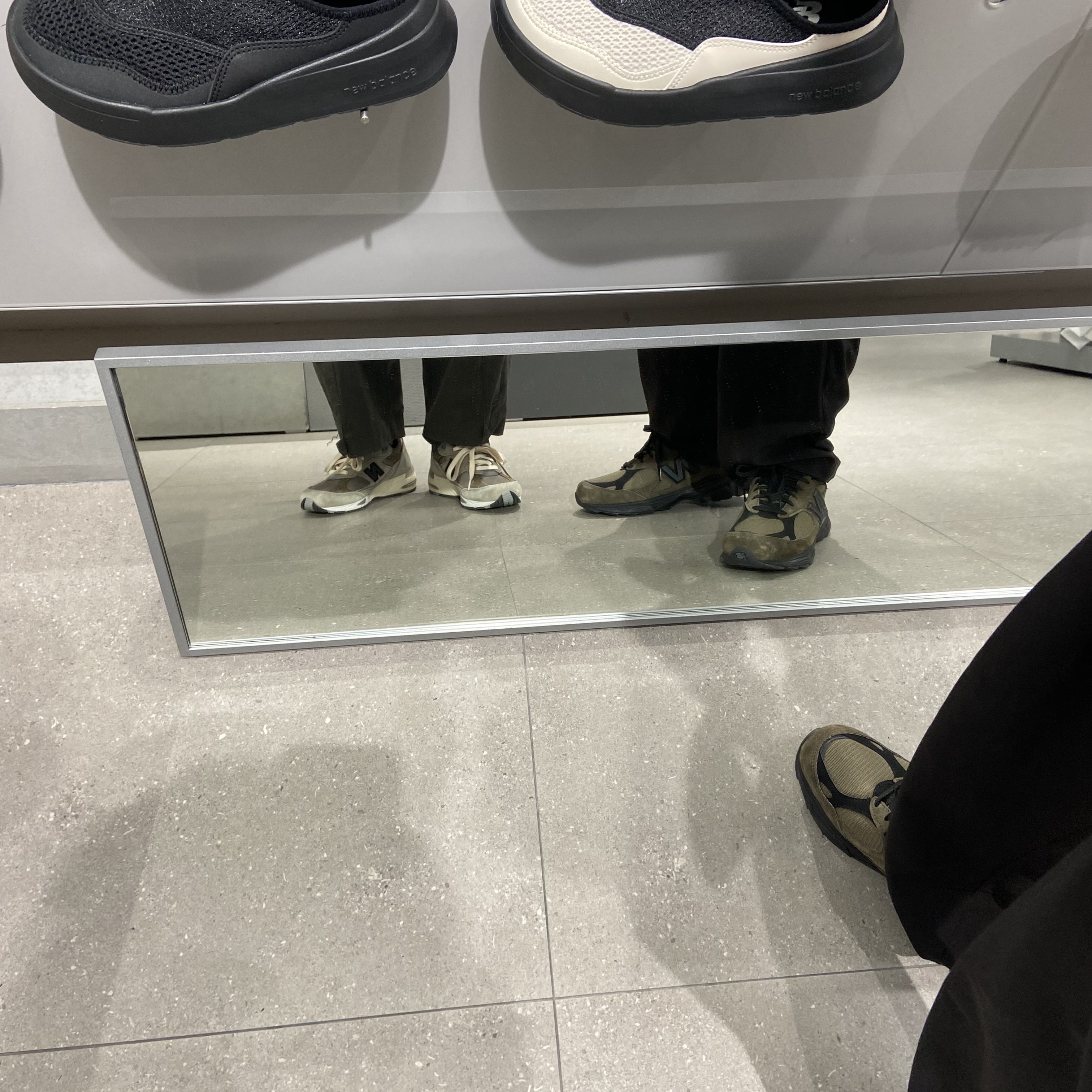 New Balance x JJJJound 990v3 Brown Black, (W) New Balance x JJJJound 991 Made in UK Grey 착용 스타일