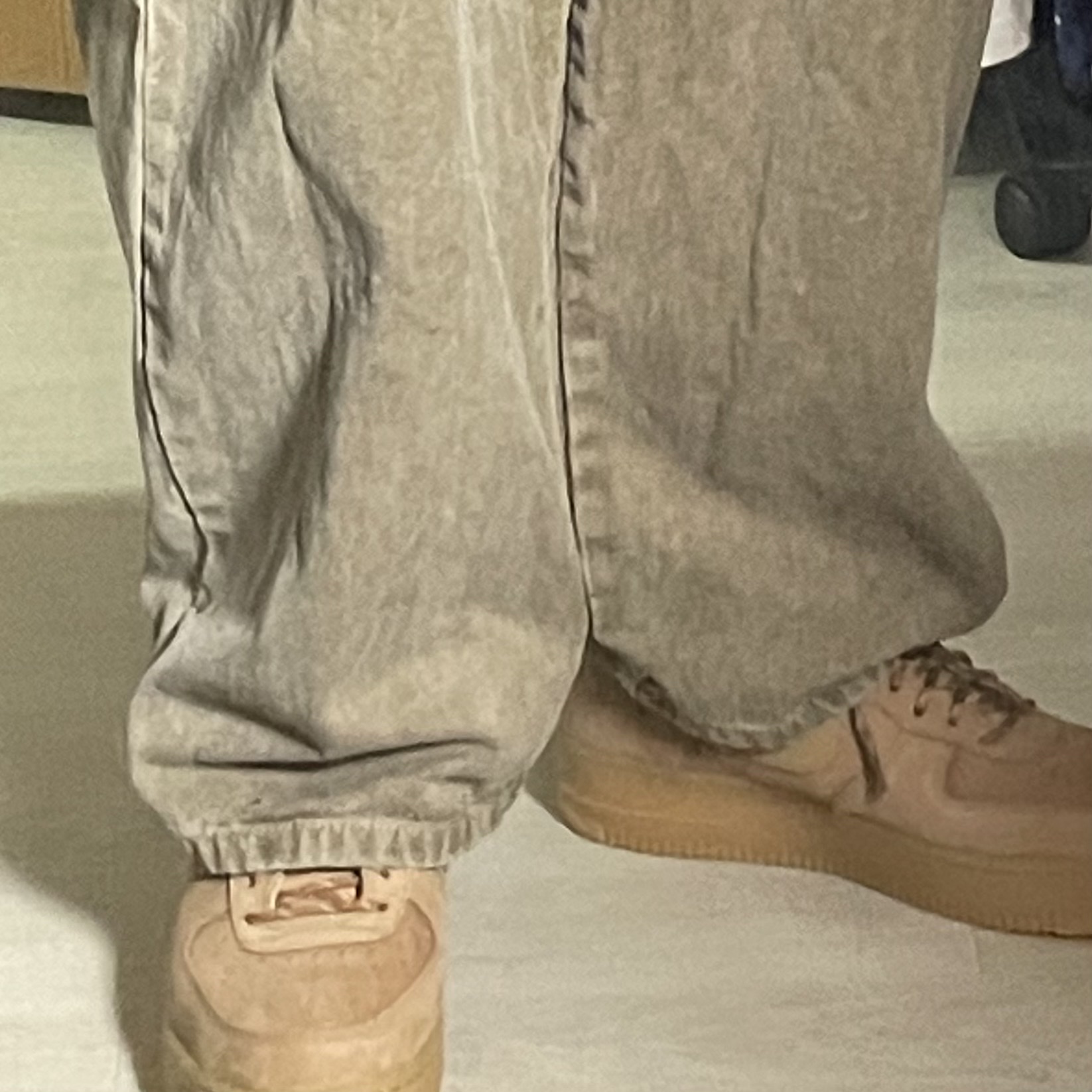 Nike Air Force 1 '07 WB Flax 착용 스타일