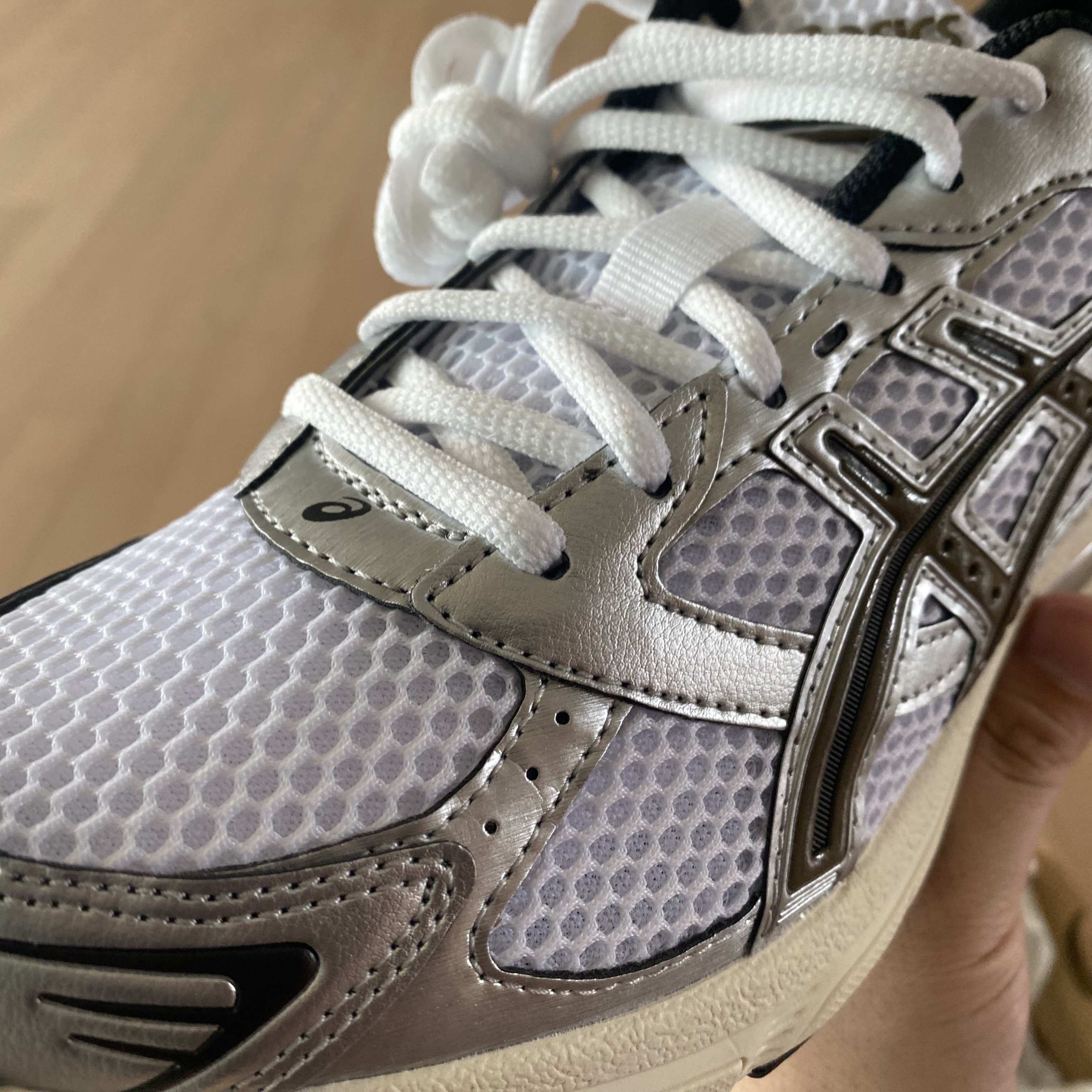 Asics Gel-1130 White Clay Canyon 착용 스타일 - 2