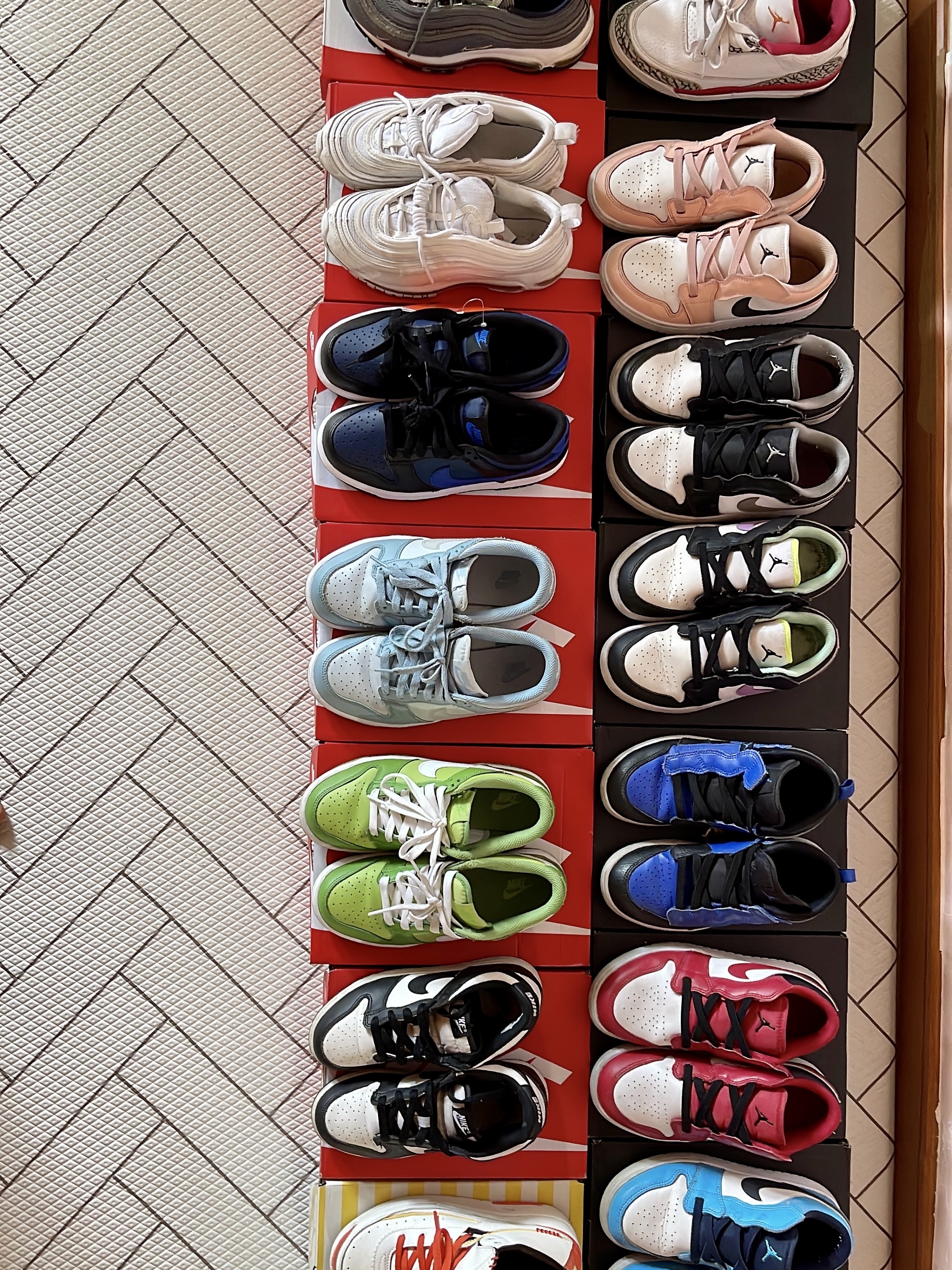 (GS) Jordan 1 Low White Gym Red Black, (PS) Jordan 1 Low Alt Dark Powder Blue 착용 스타일 - 5