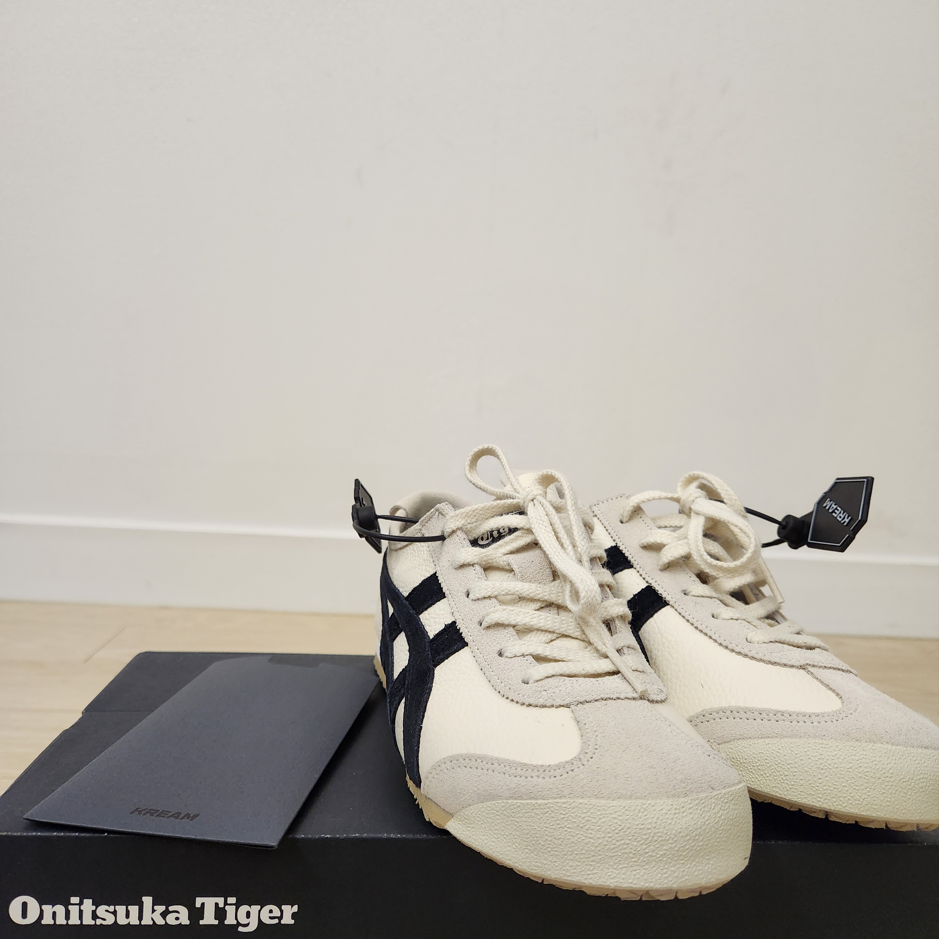 Onitsuka Tiger Mexico 66 Vintage White Black 착용 스타일