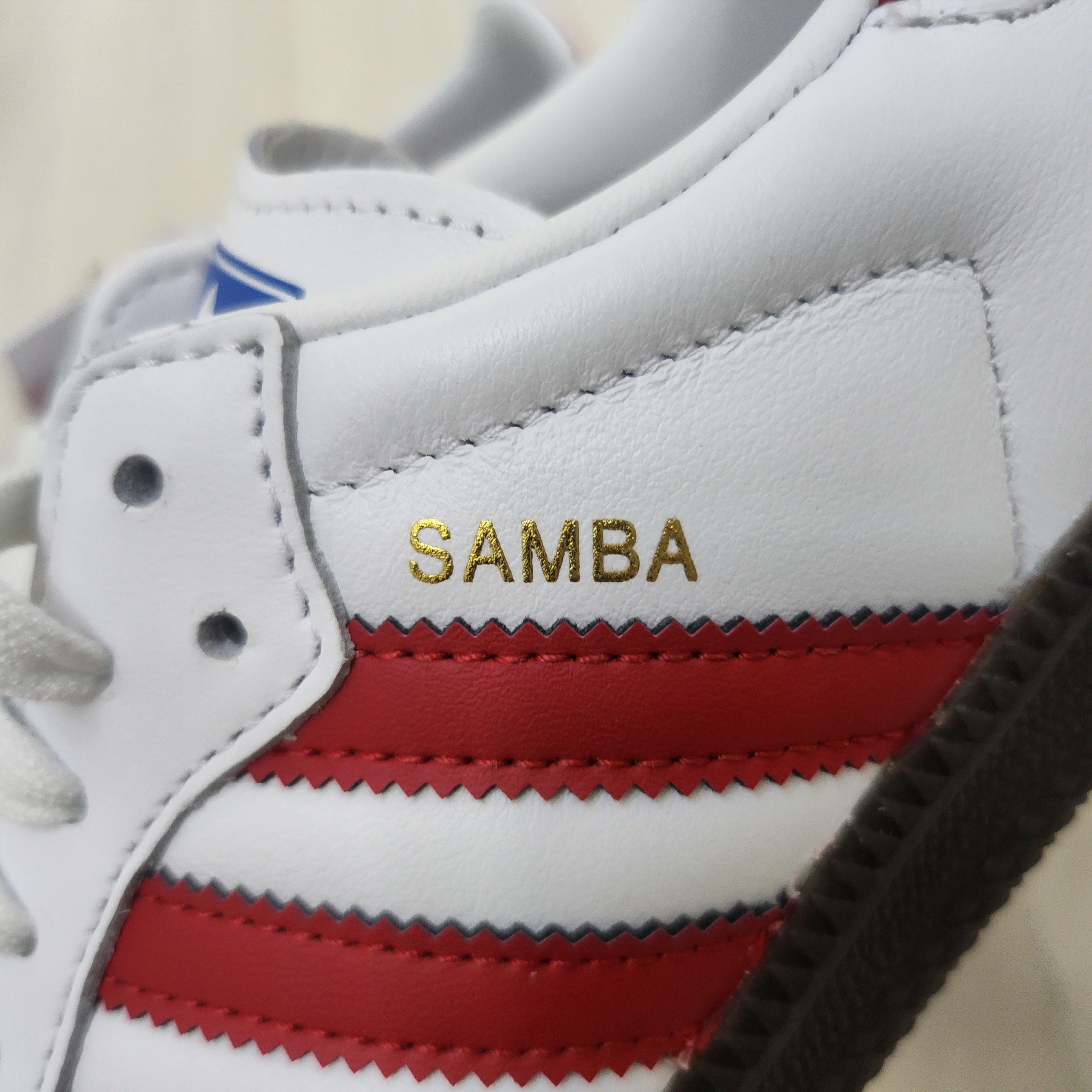 Adidas Samba OG White Better Scarlet 착용 스타일 - 3
