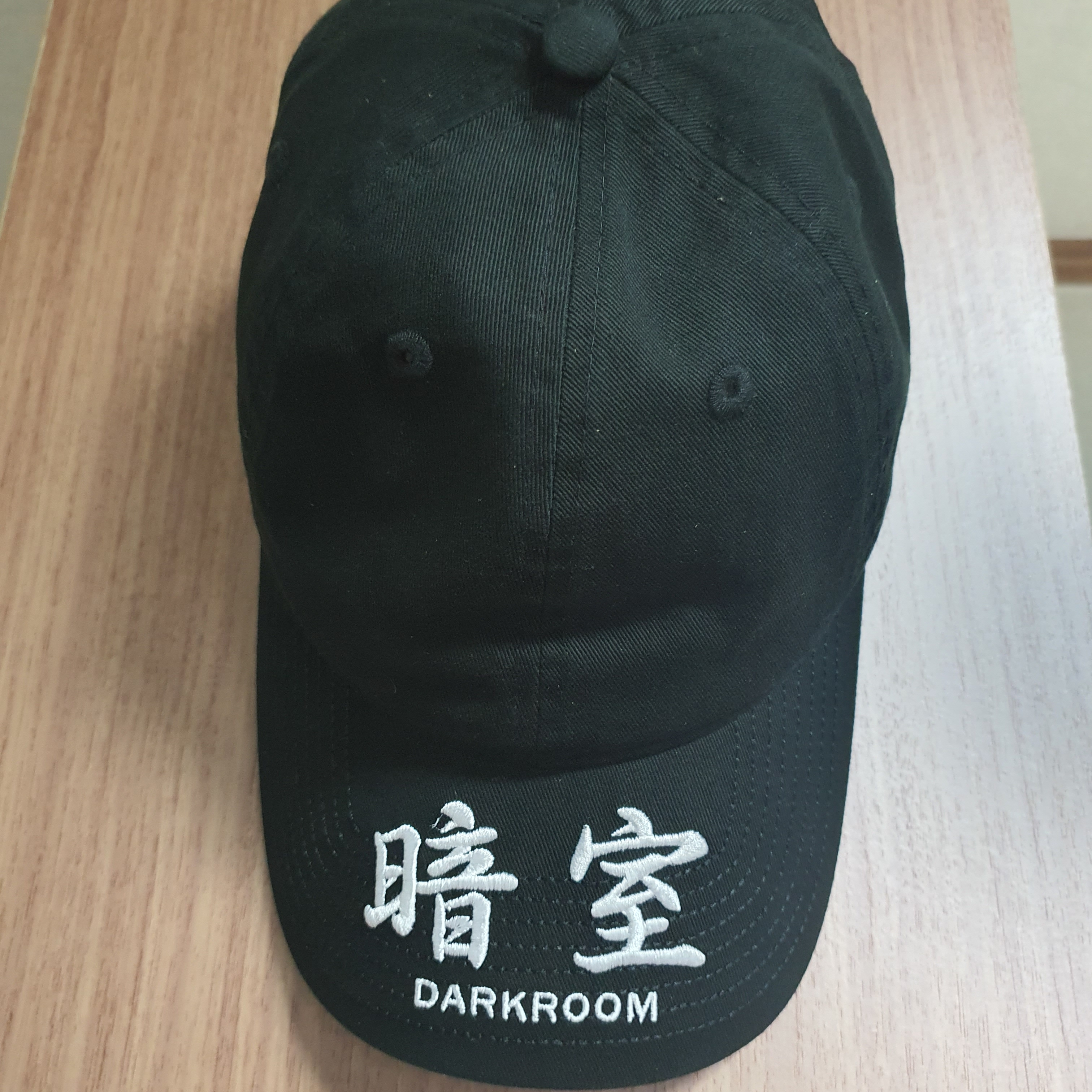 Darkr8m Studio x New Era Unstructured Ball Cap Black 착용 스타일