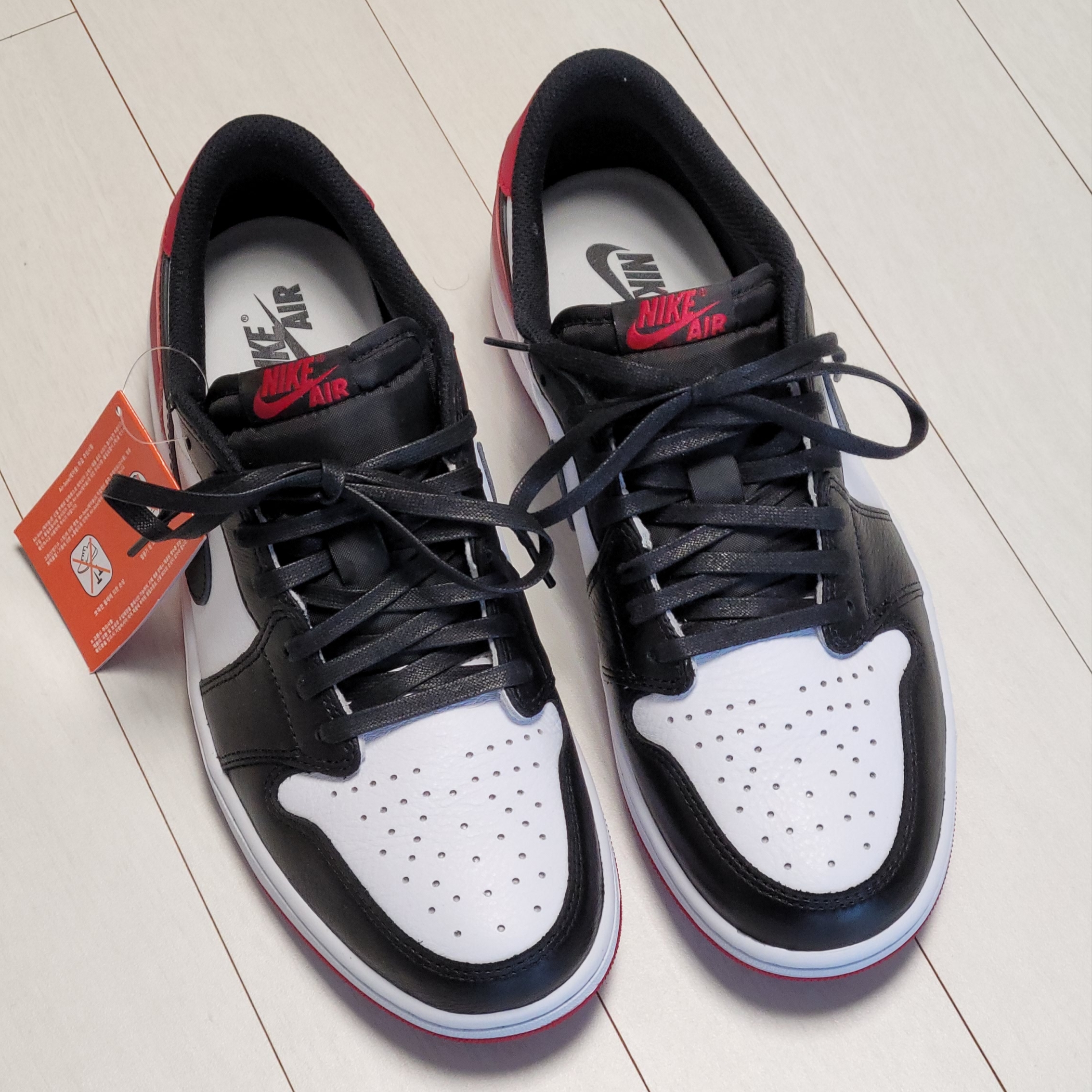 Jordan 1 Retro Low OG Black Toe 착용 스타일 - 1