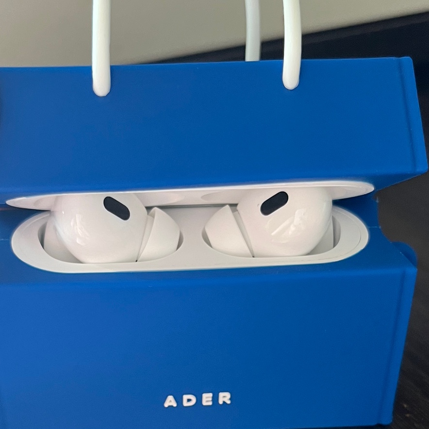 Ader Error Shopper Bag AirPods Pro Case Z-Blue 착용 스타일