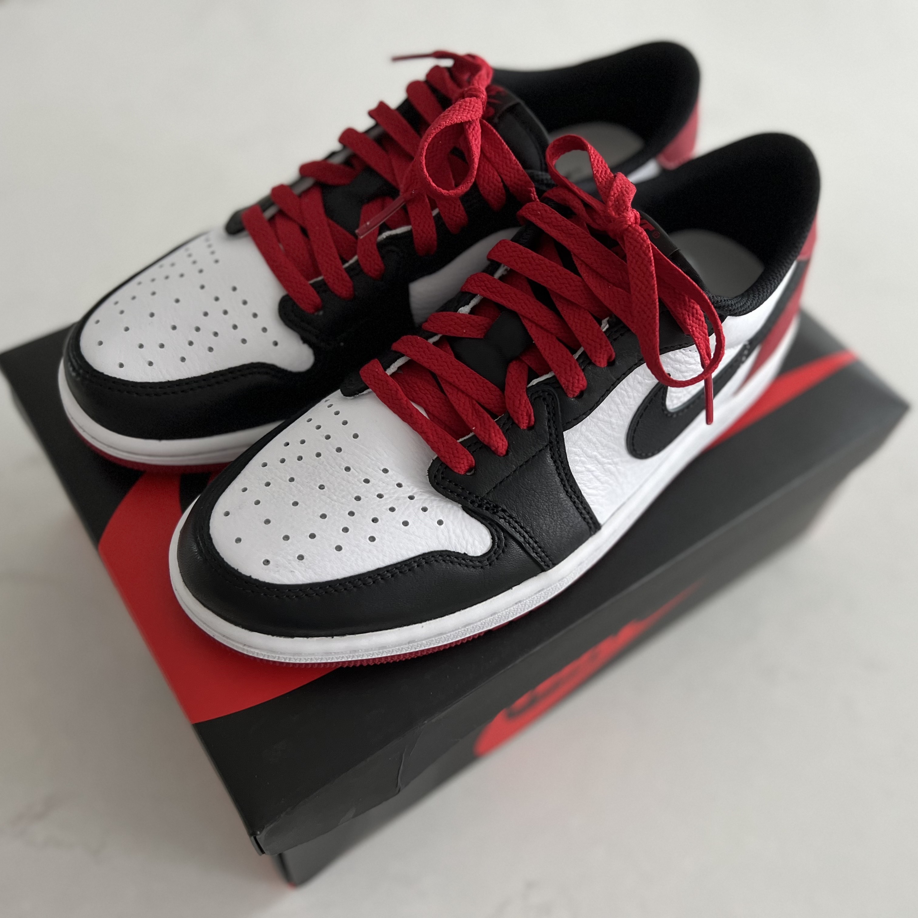 Jordan 1 Retro Low OG Black Toe 착용 스타일 - 1