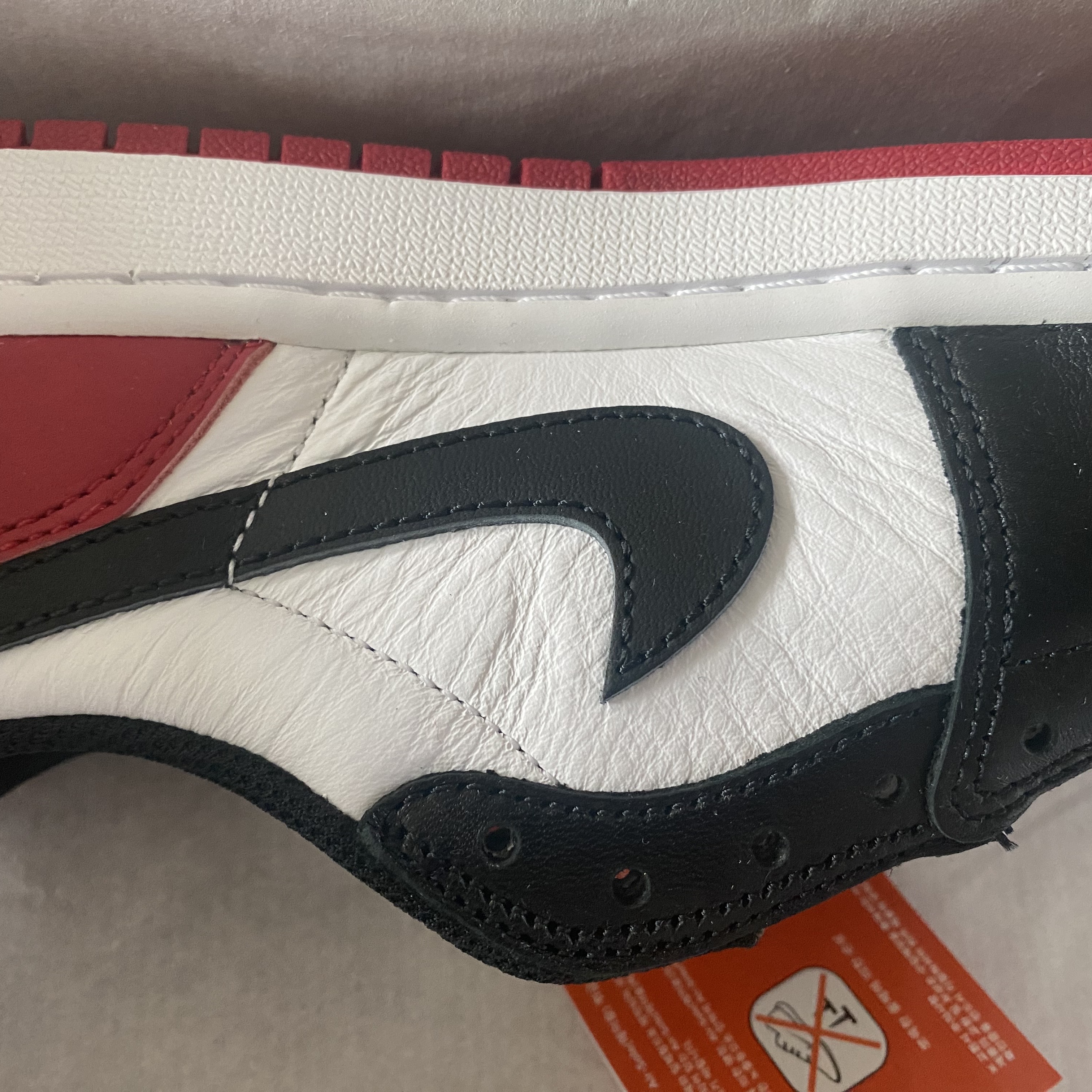 Jordan 1 Retro Low OG Black Toe 착용 스타일 - 2