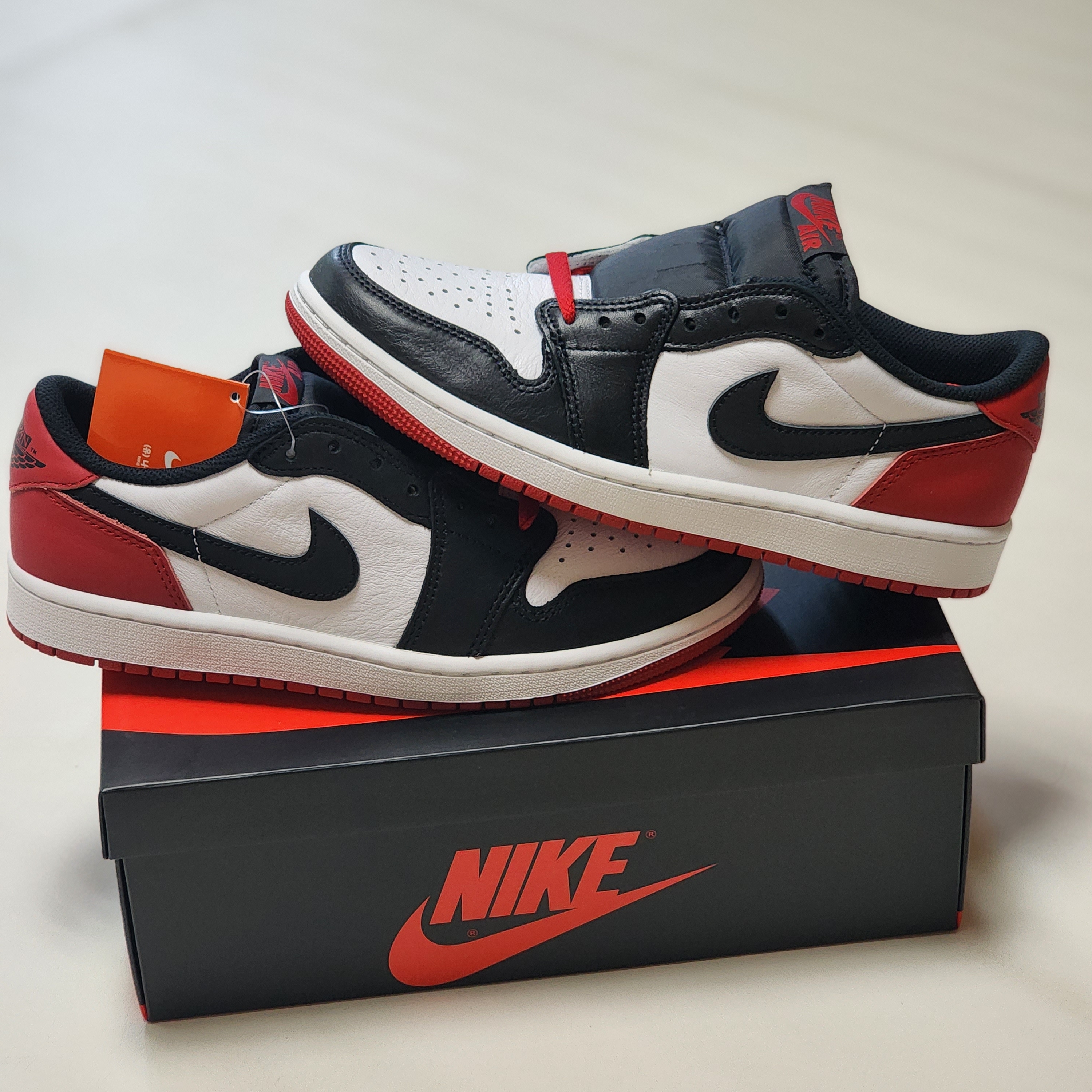 Jordan 1 Retro Low OG Black Toe 착용 스타일 - 1