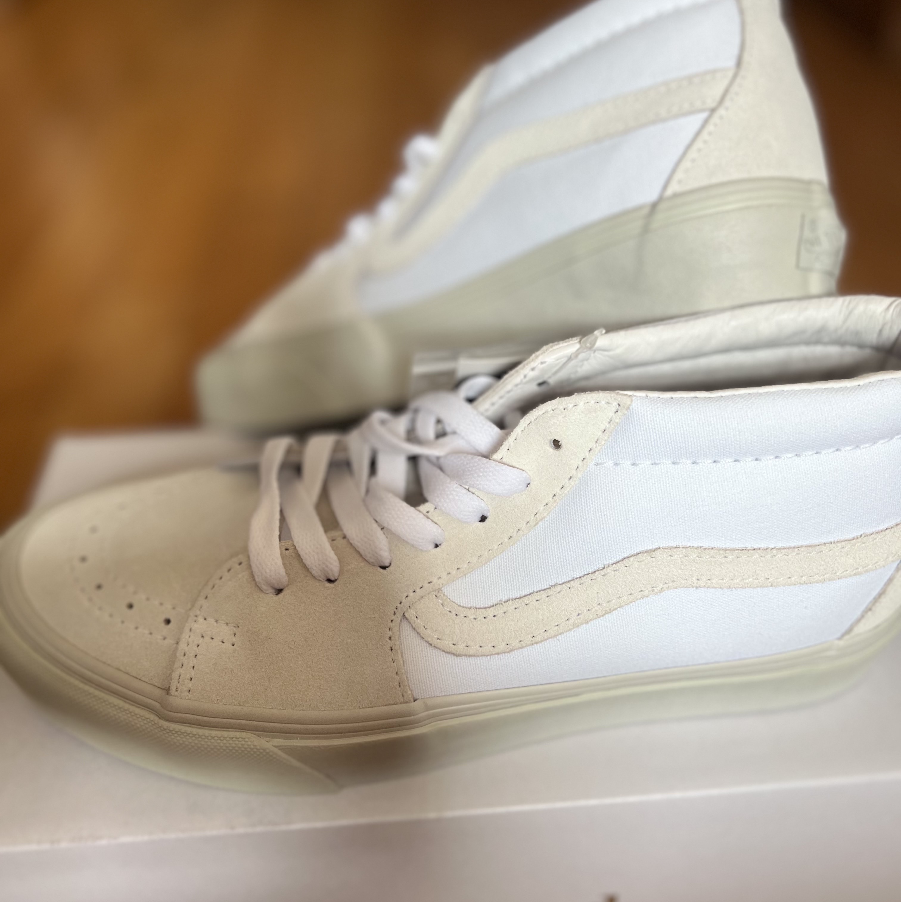 Vans Vault x JJJJound Sk8-Mid LX True White 착용 스타일 - 3