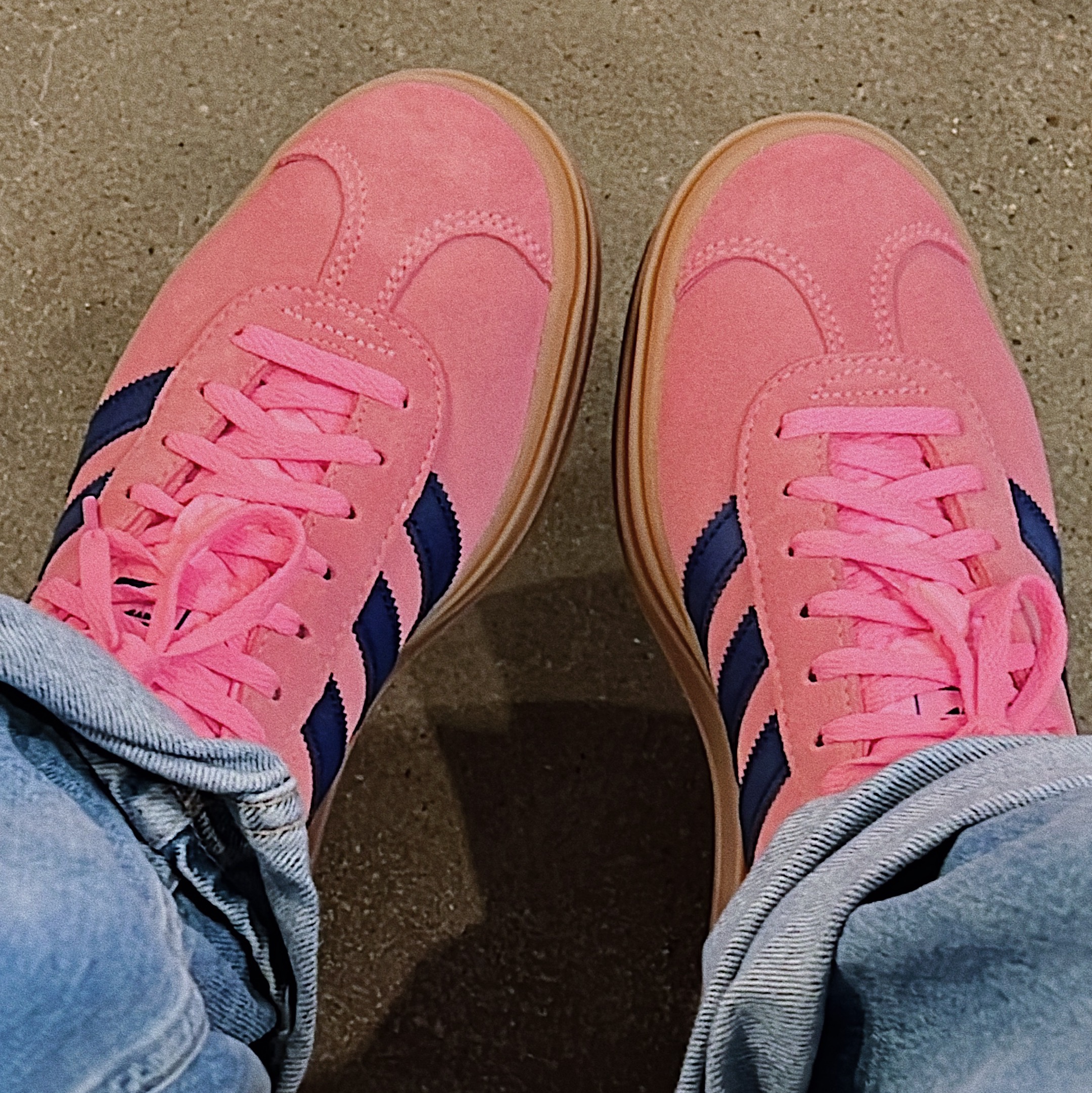 (W) Adidas Gazelle Bold Pink Glow Victory Blue 착용 스타일