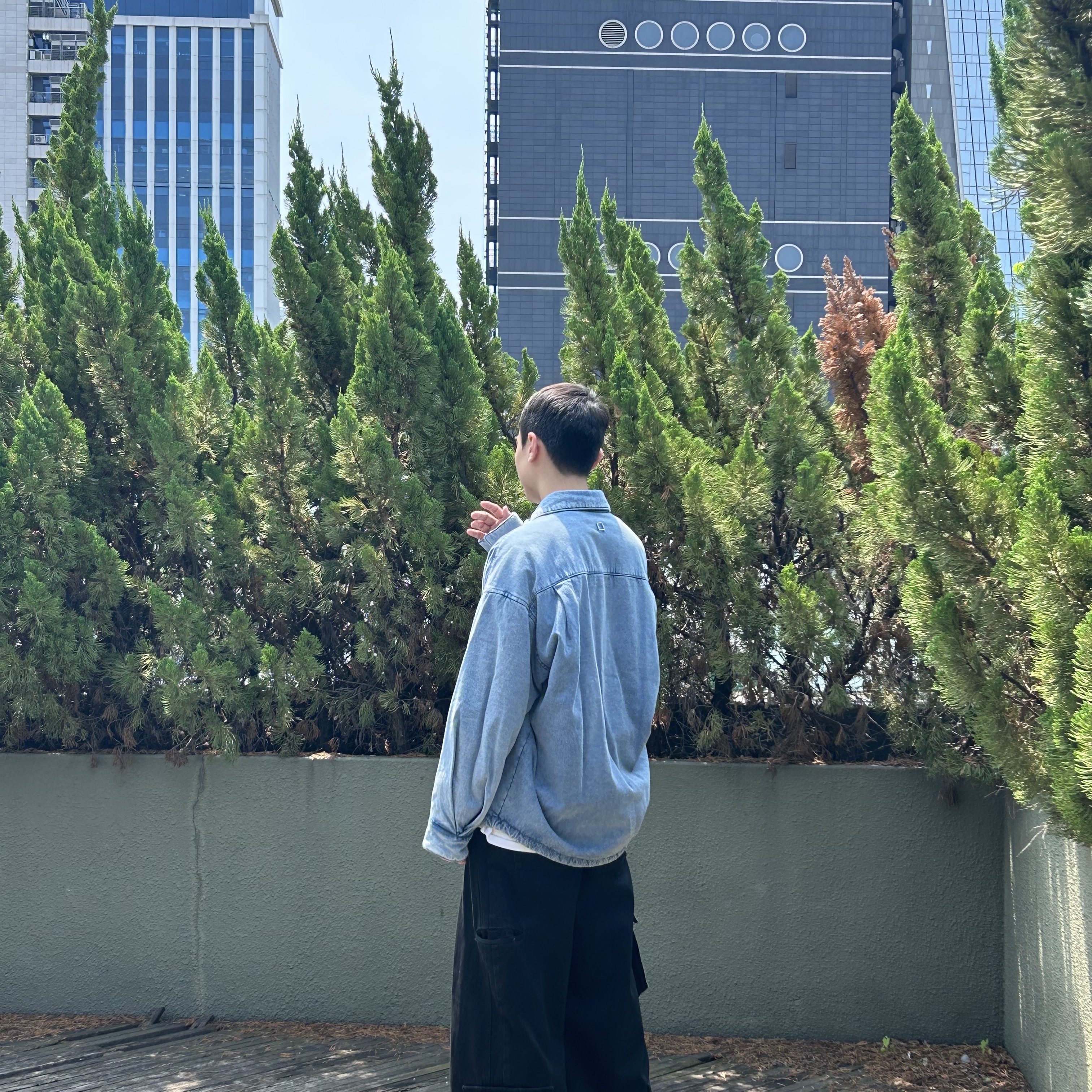 Wooyoungmi Cotton Back Logo Sweatshirt Grey - 23SS 착용 스타일 - 3