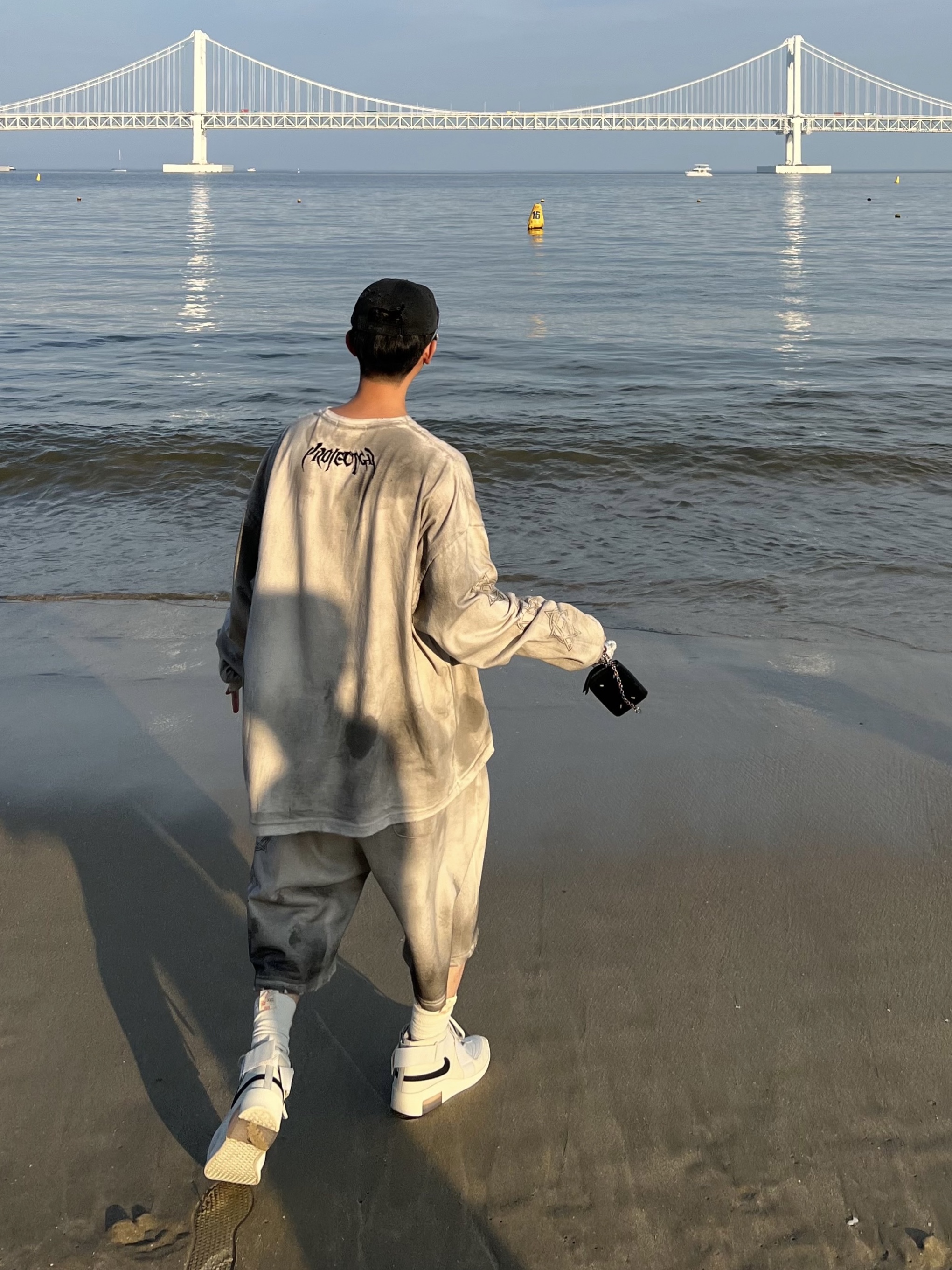 Project G/R Furious Logo Applique L/S T-Shirt Grey - 10 Corso Como Exclusive, Project G/R Furious Logo Applique Shorts Grey - 10 Corso Como Exclusive 착용 스타일 - 5