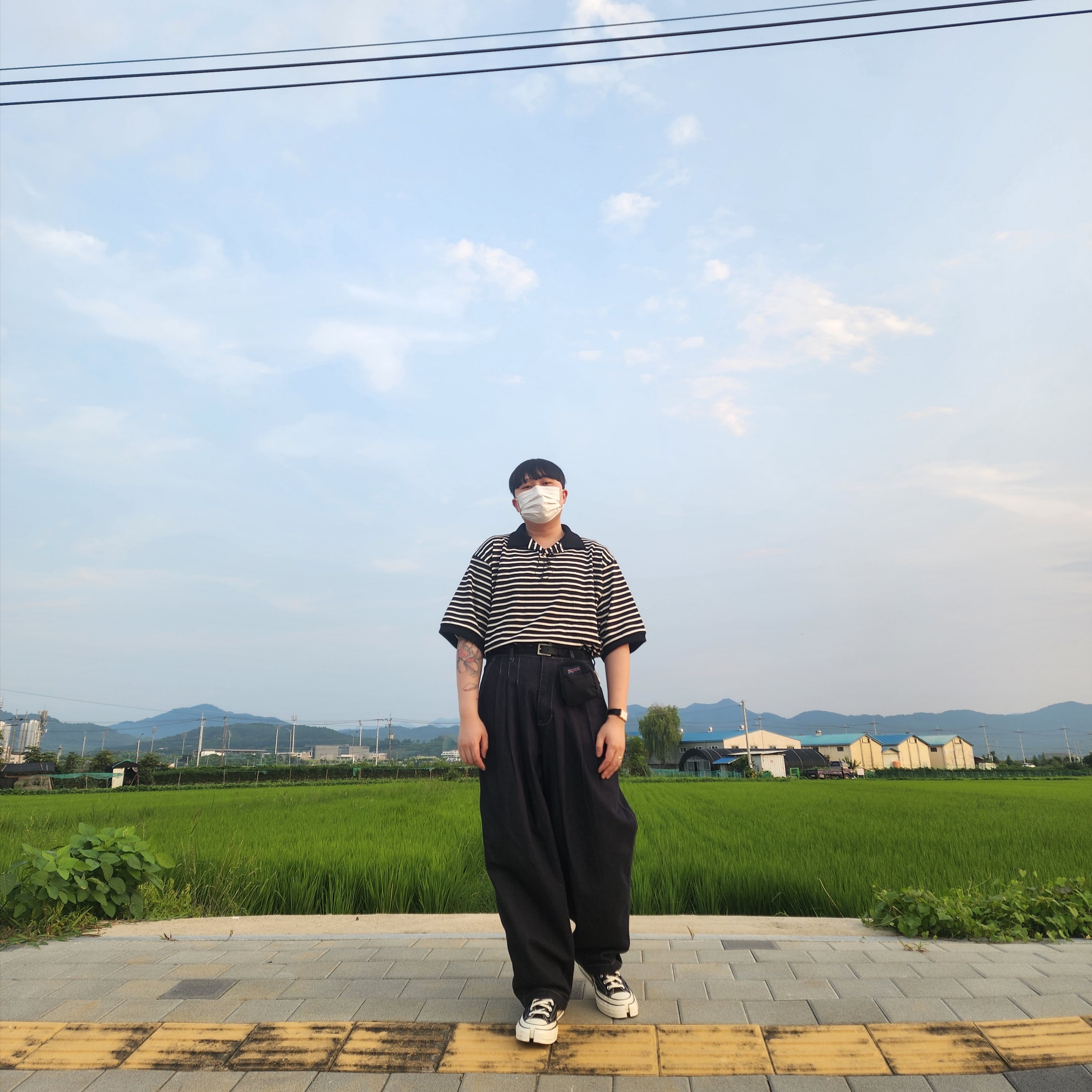 Jansport Super Stash Black 착용 스타일 - 1