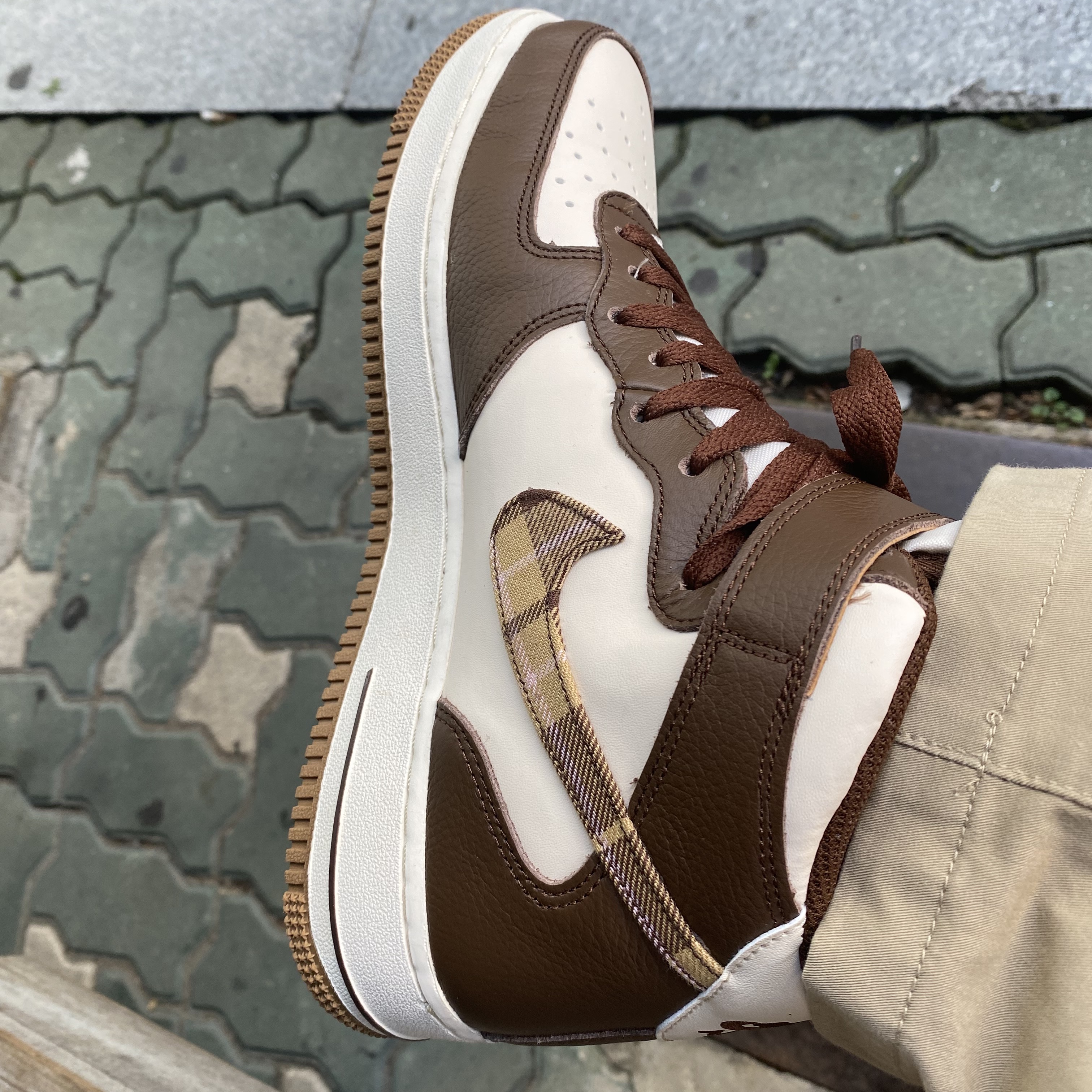Nike Air Force 1 Mid '07 LX Cacao Wow and Pale Ivory 착용 스타일