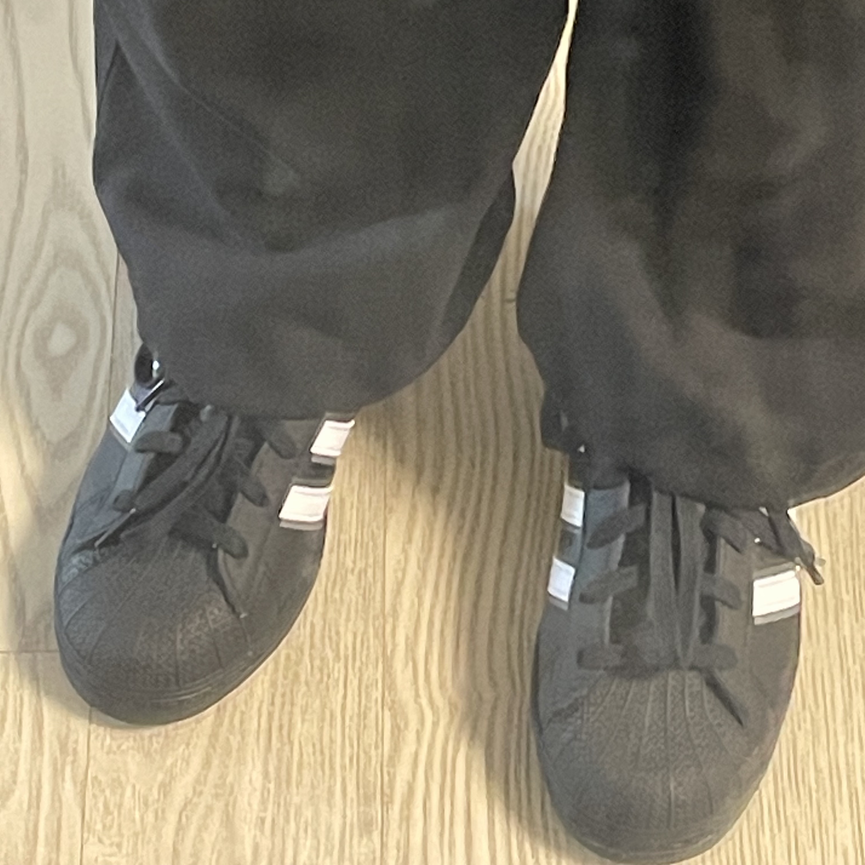 (J) Adidas Superstar Black White 착용 스타일