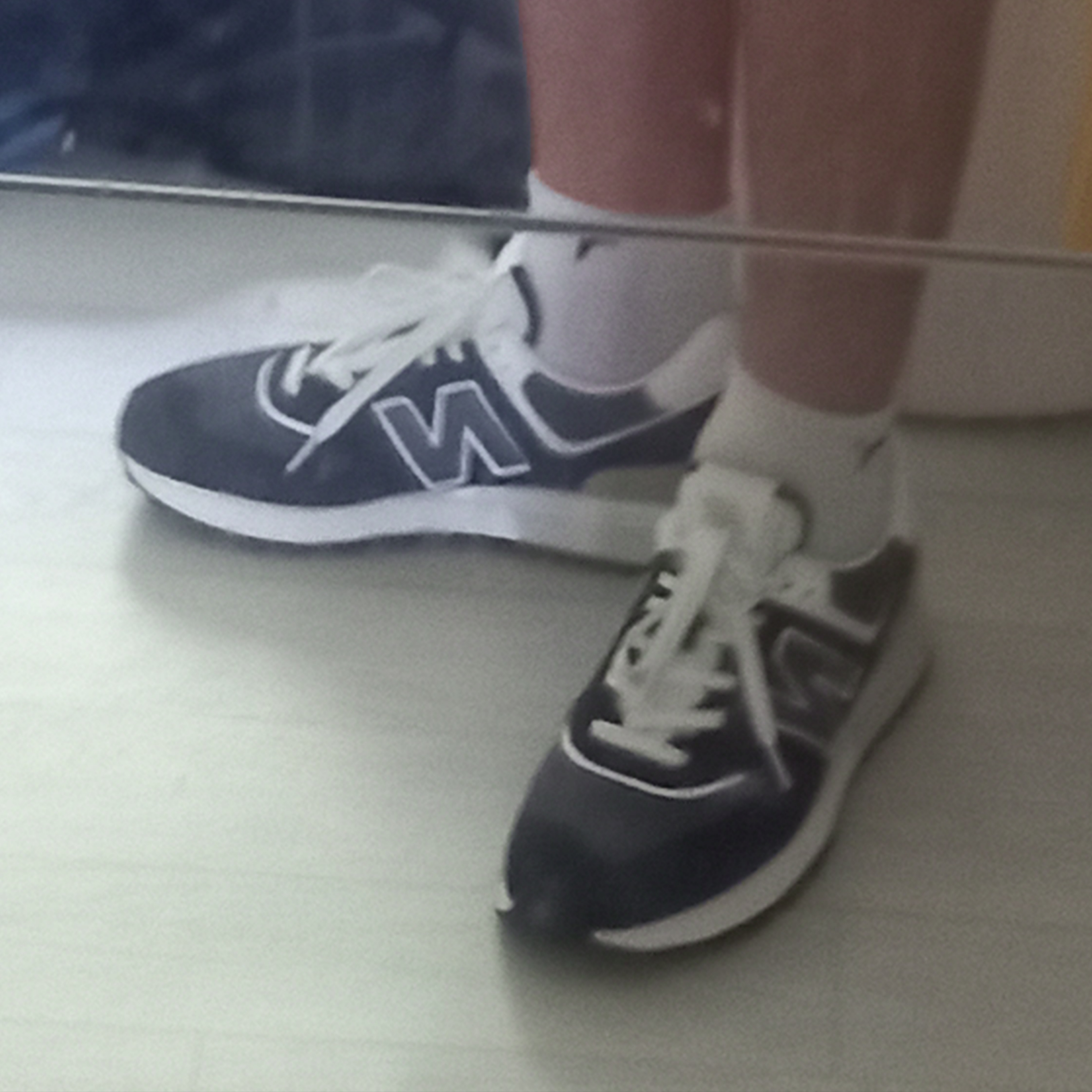 New Balance 574 Legacy Navy 착용 스타일