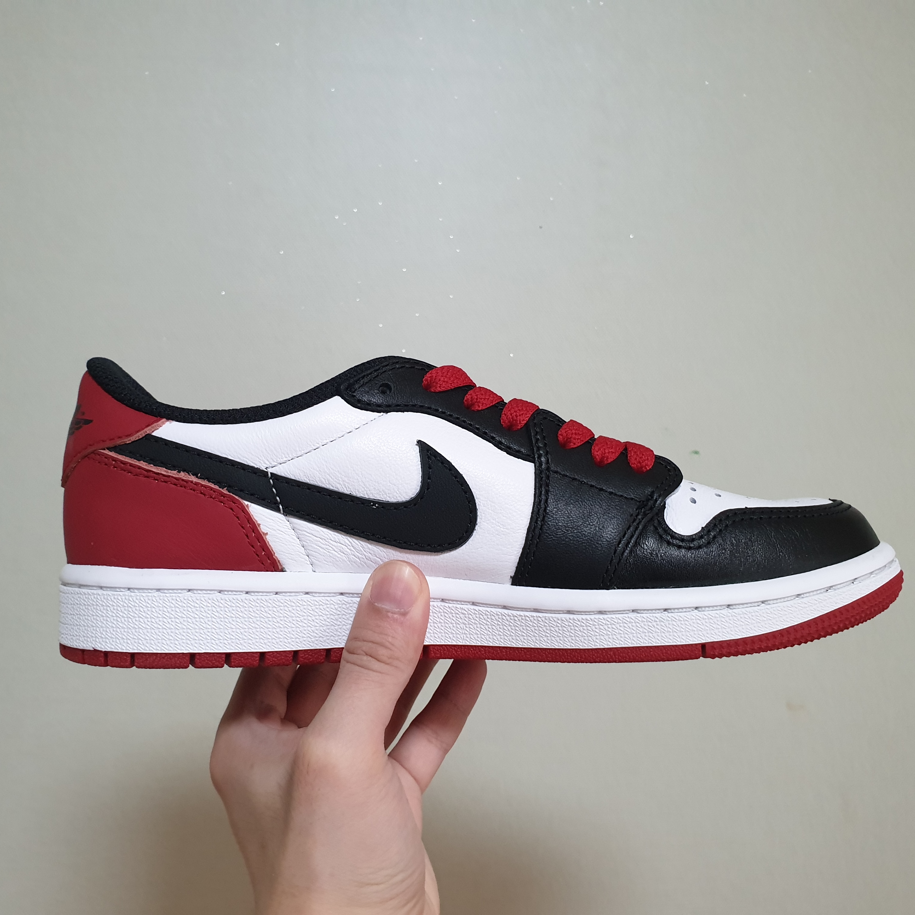 Jordan 1 Retro Low OG Black Toe 착용 스타일 - 3