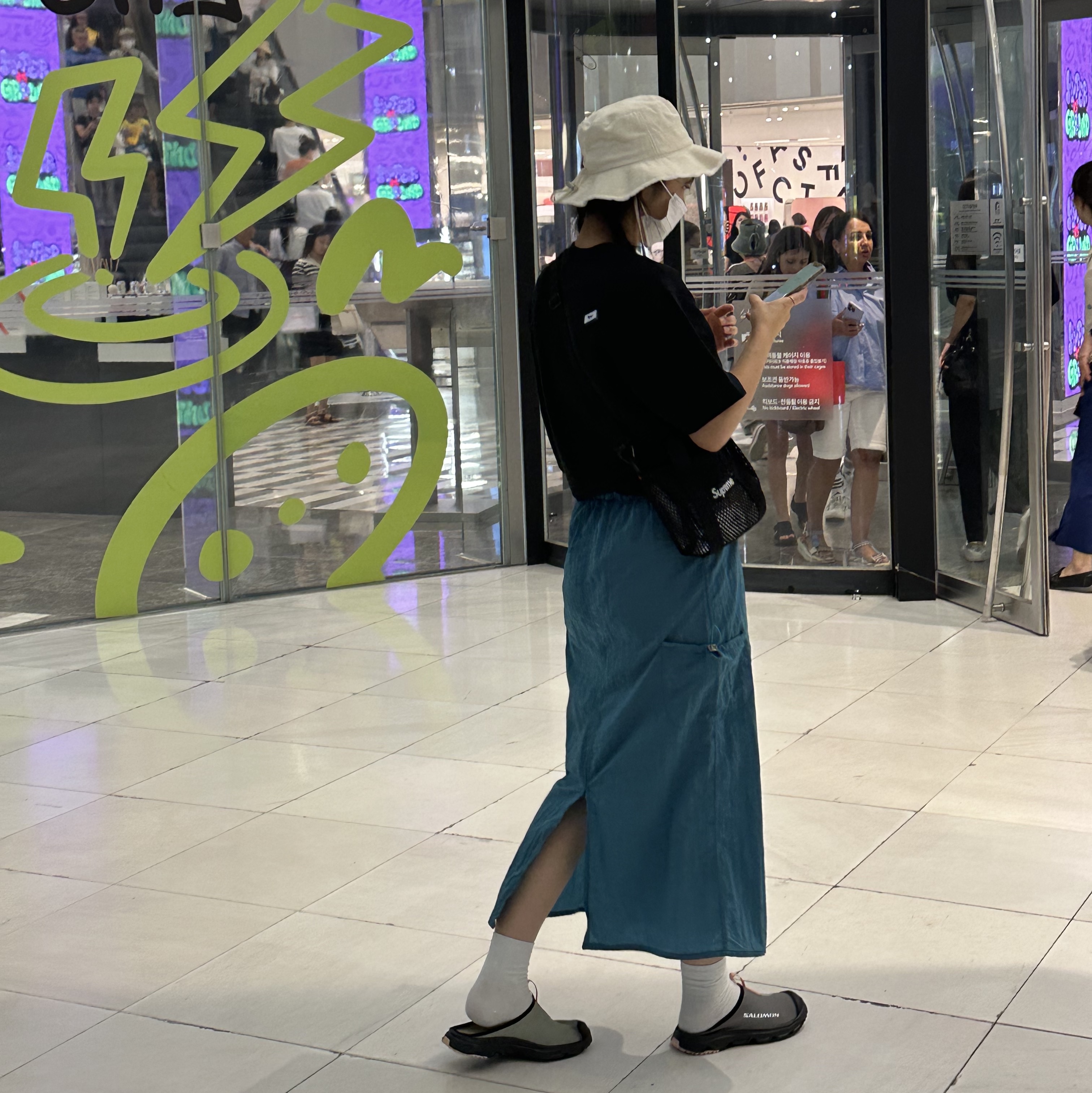 Jacquemus Le Bob Artichaut Bucket Hat Off White 착용 스타일 - 2