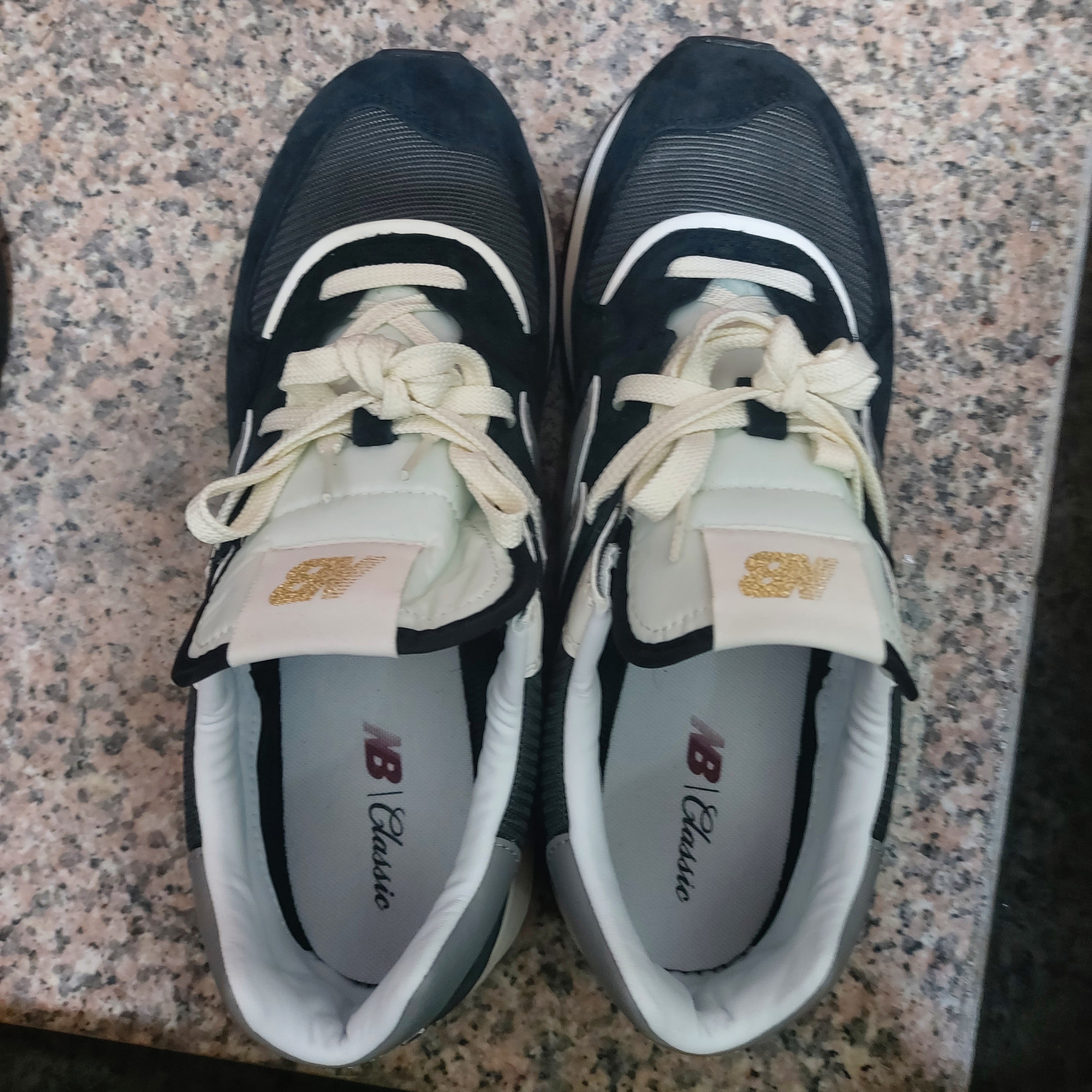 New Balance 574 Legacy Black 착용 스타일
