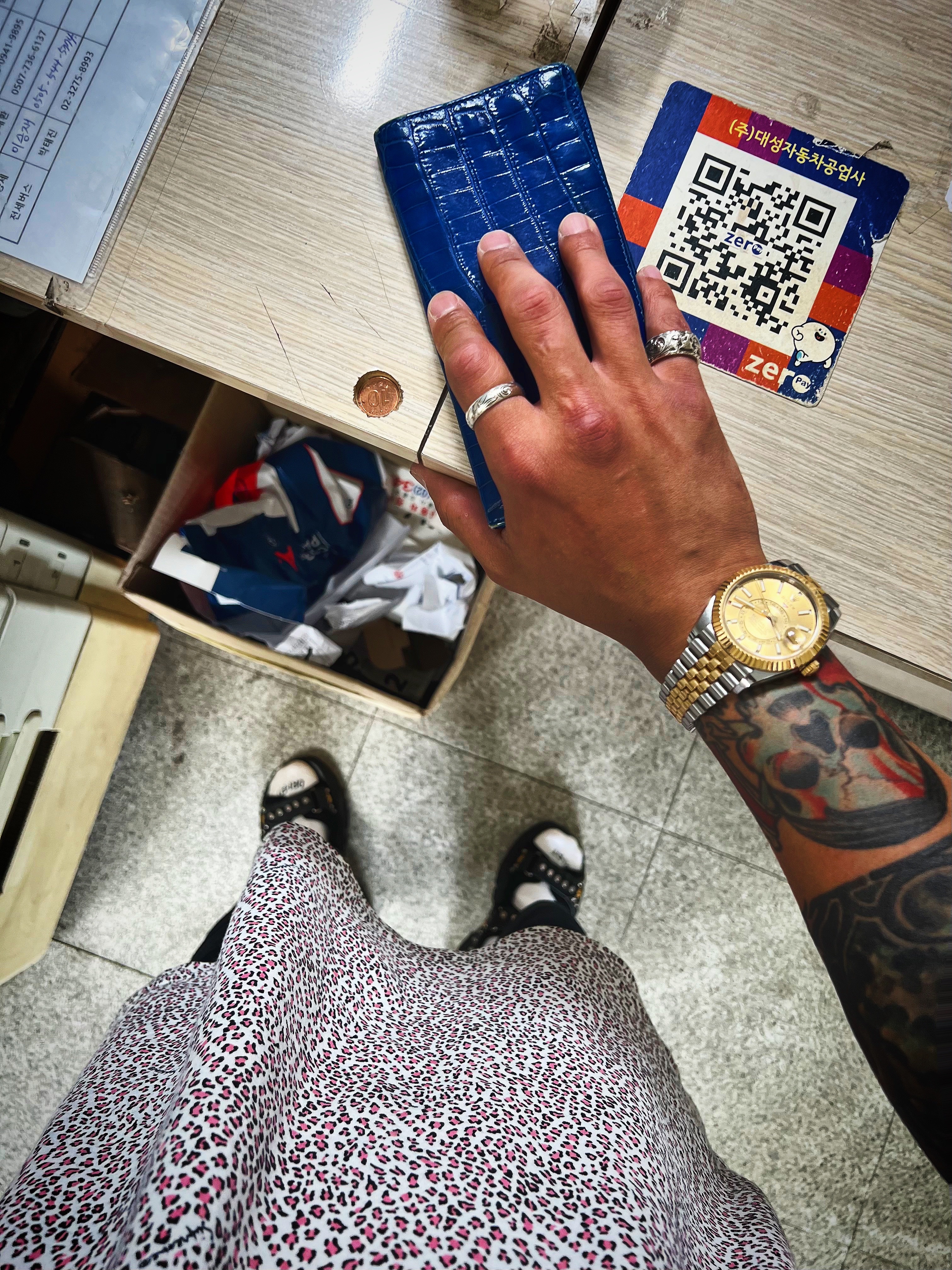 Supreme Leopard Silk S/S Shirt Pink - 22SS, Rolex Sky-Dweller 42mm 326933 Champagne Jubilee 착용 스타일 - 4