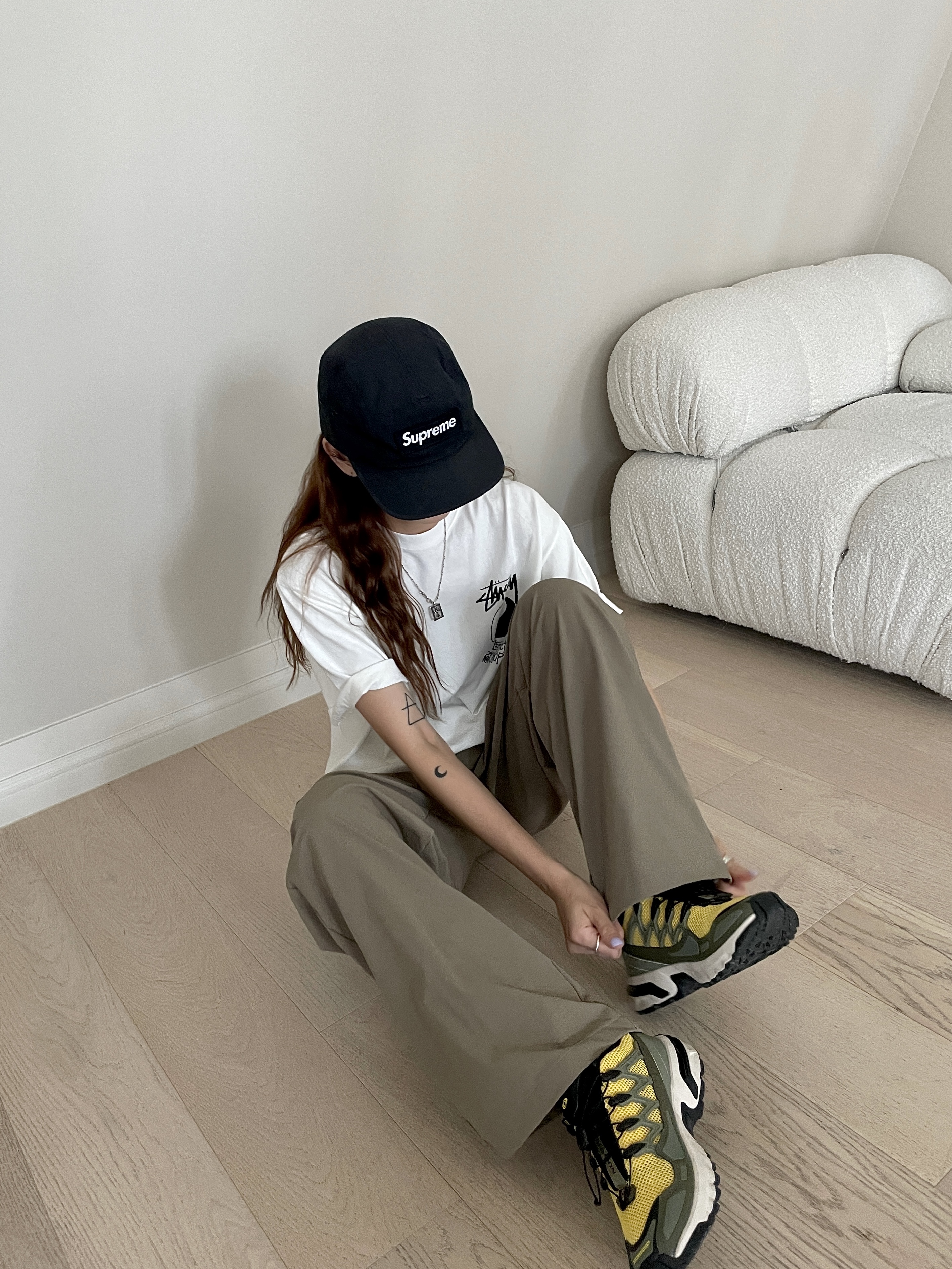 Supreme Washed Chino Twill Camp Cap Black, Stussy x Our Legacy Frame Pigment Dyed T-Shirt Natural 착용 스타일 - 1