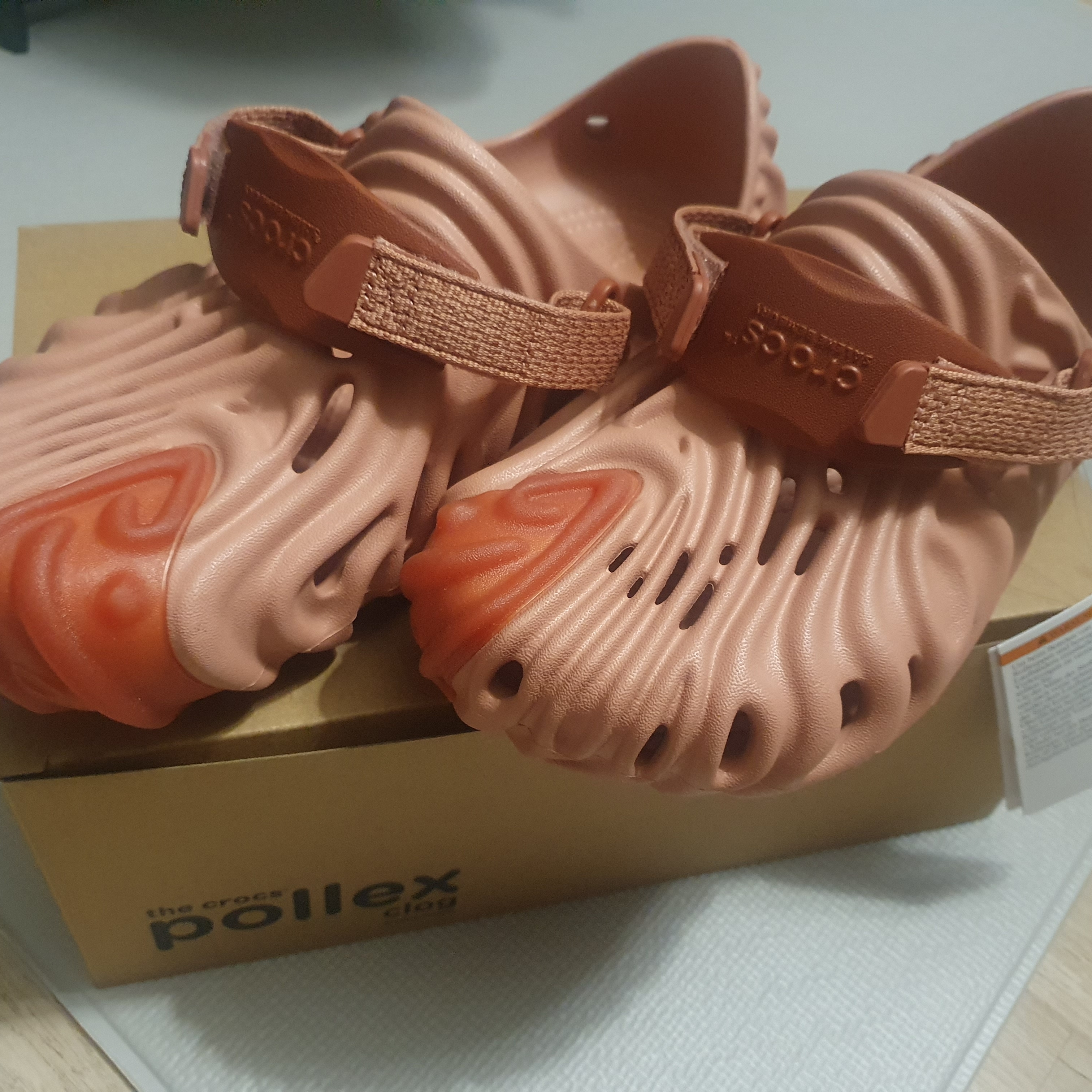 Crocs x Salehe Bembury Pollex Clog Kuwata 착용 스타일