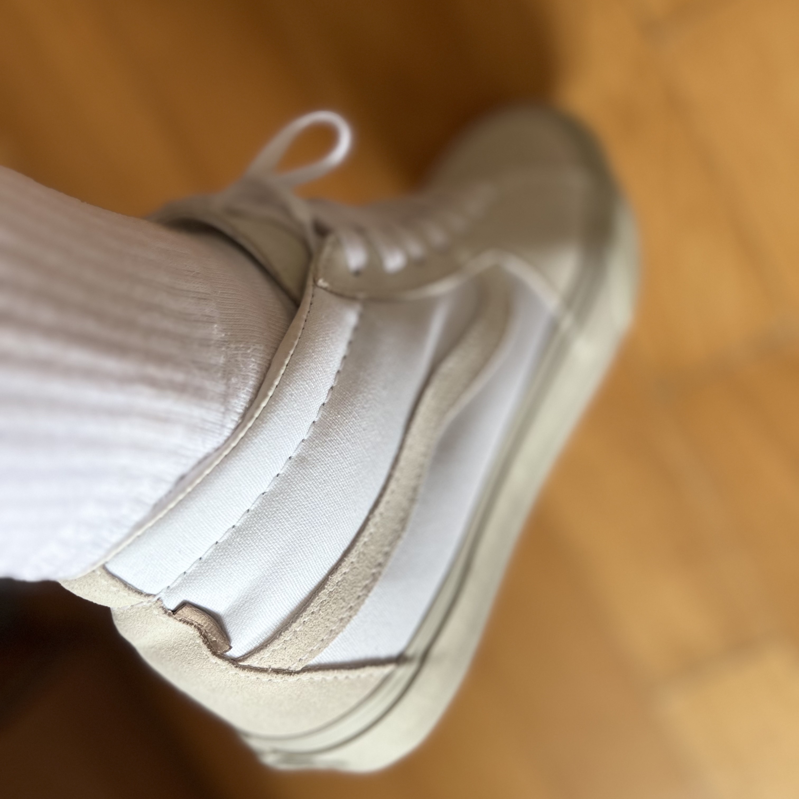 Vans Vault x JJJJound Sk8-Mid LX True White 착용 스타일 - 5