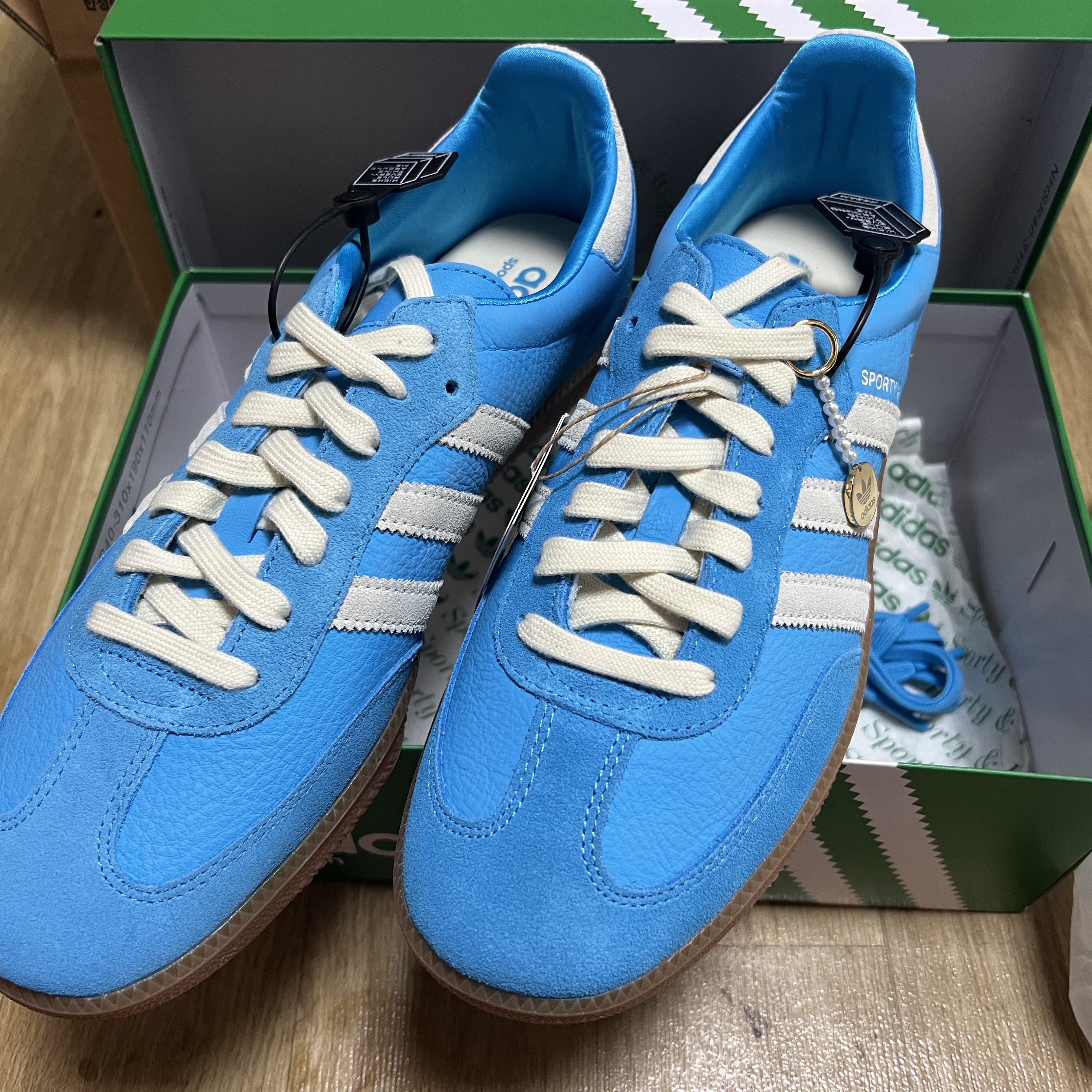 Adidas x Sporty & Rich Samba Blue Rush Cream White 착용 스타일 - 1