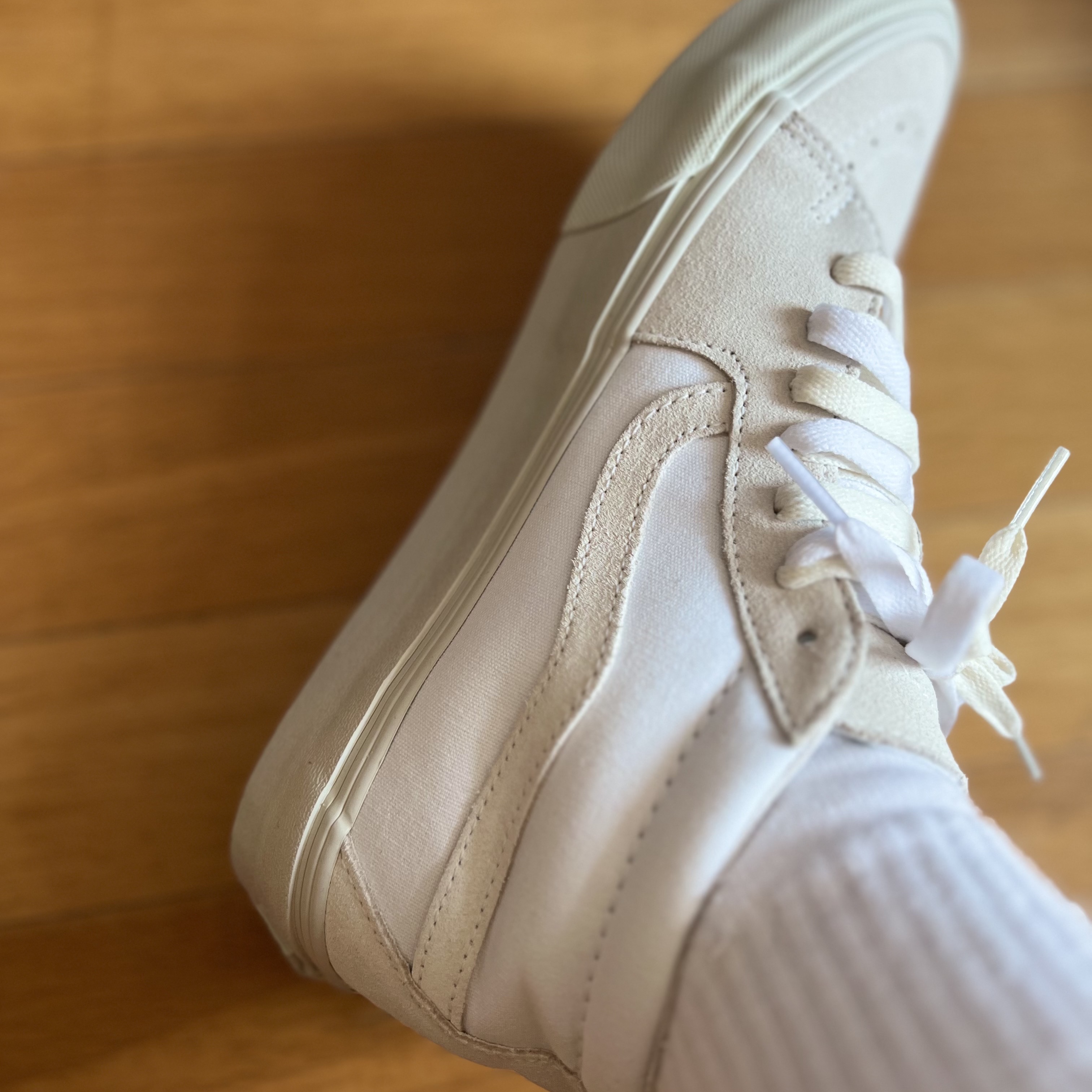 Vans Vault x JJJJound Sk8-Mid LX True White 착용 스타일 - 4