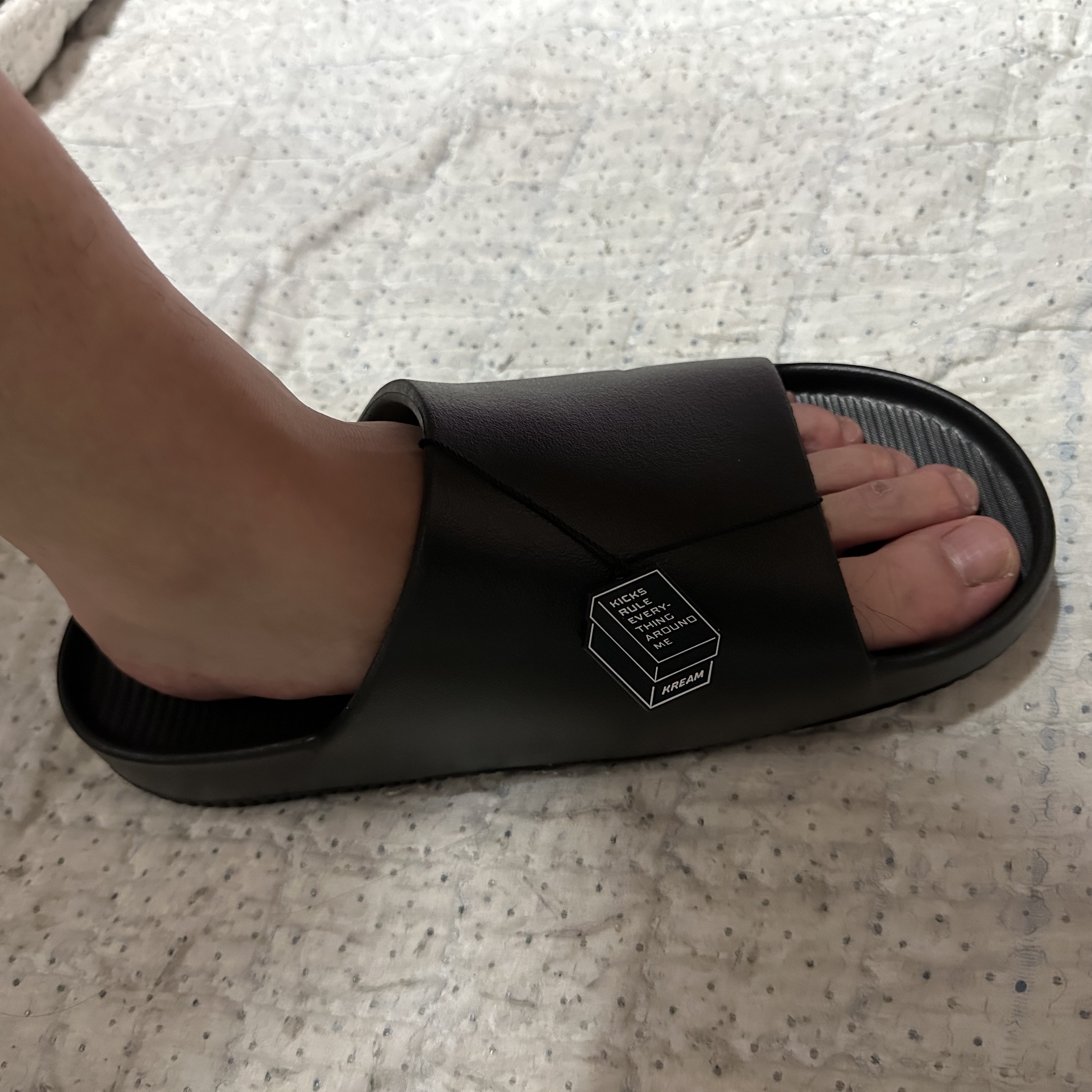 Nike Calm Slide Black 착용 스타일 - 2