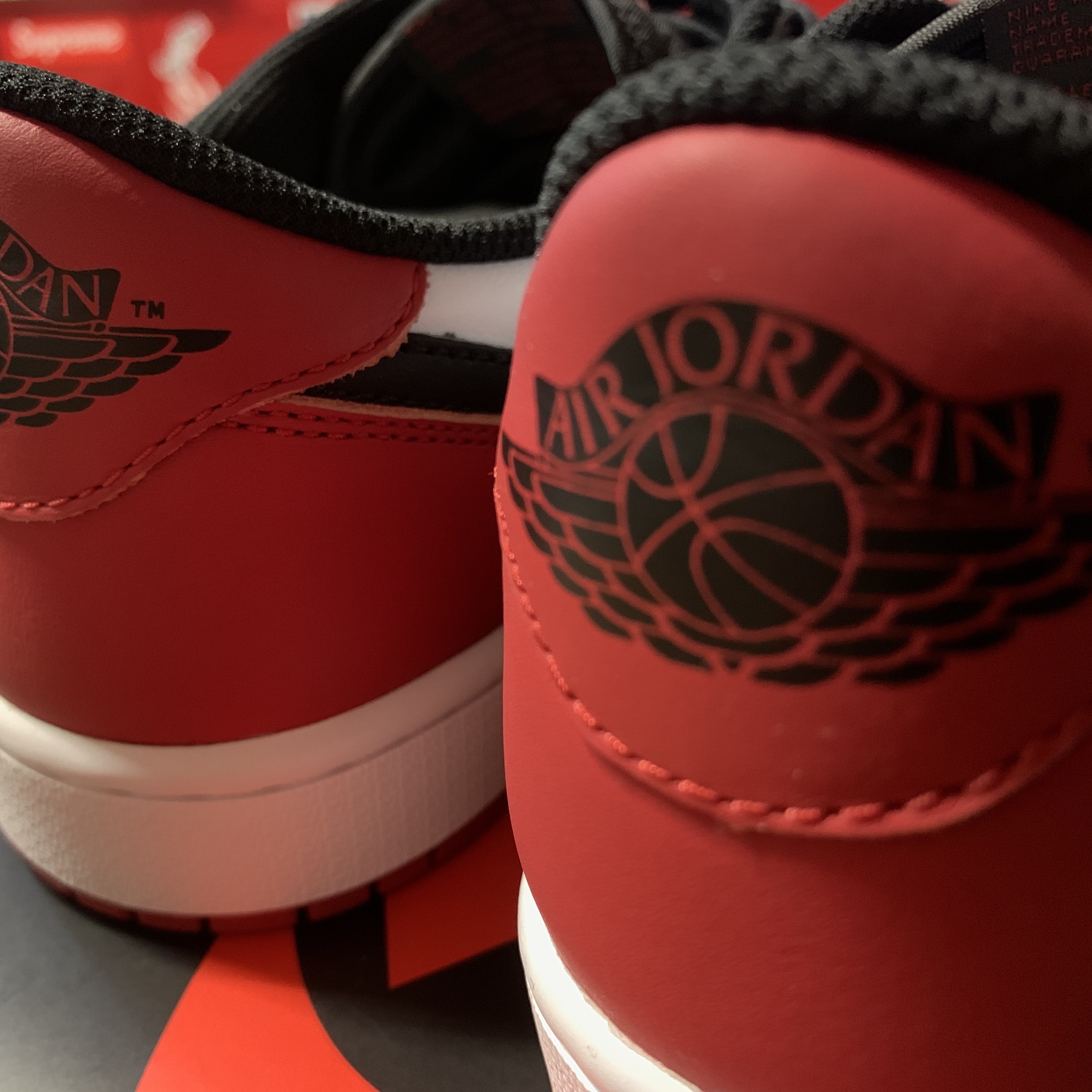 Jordan 1 Retro Low OG Black Toe 착용 스타일 - 1