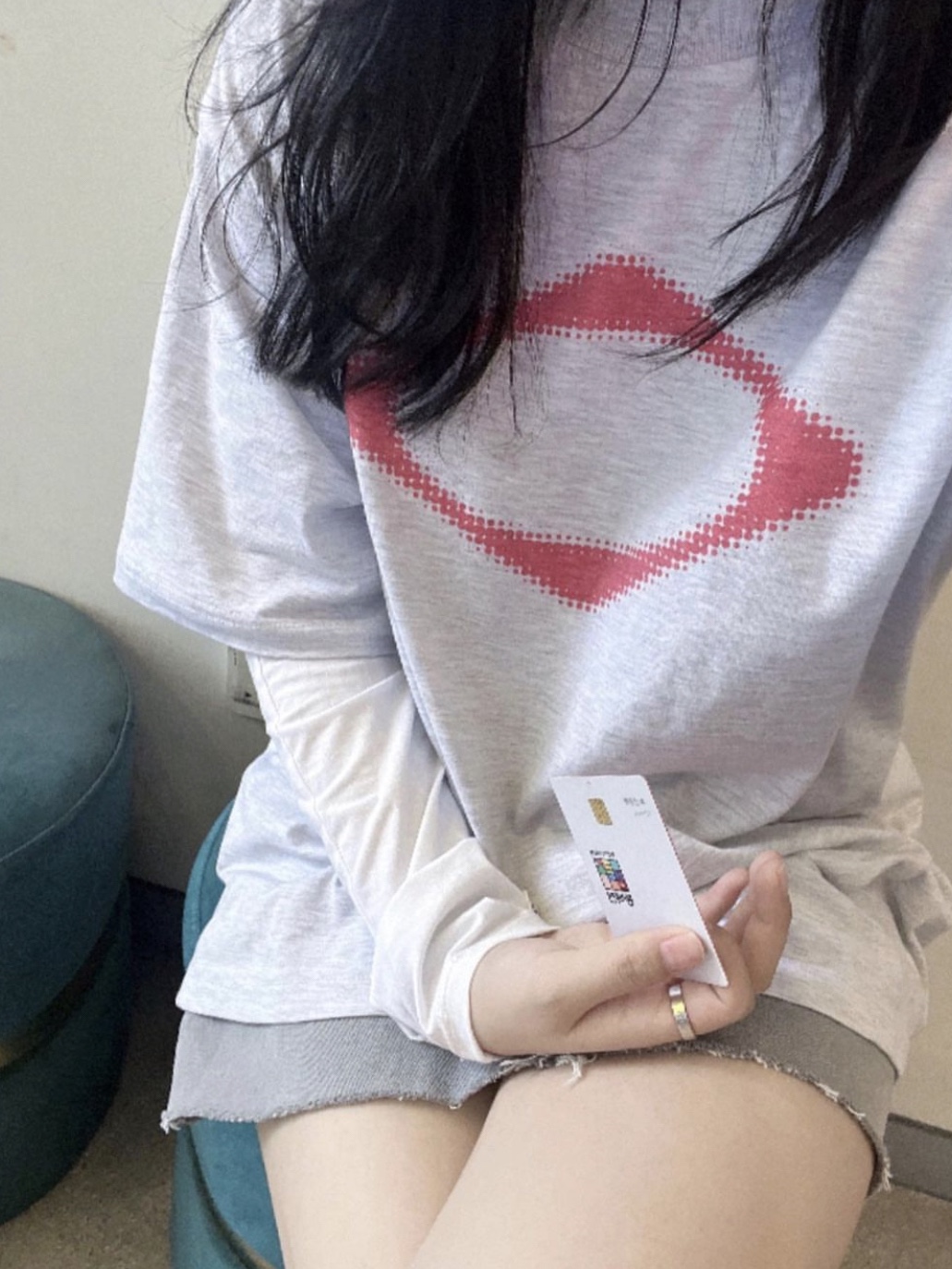 (W) Mischief Rhombus Blur T-Shirt Basic Melange Grey, (W) Mischief Rhombus Blur T-Shirt Basic White 착용 스타일