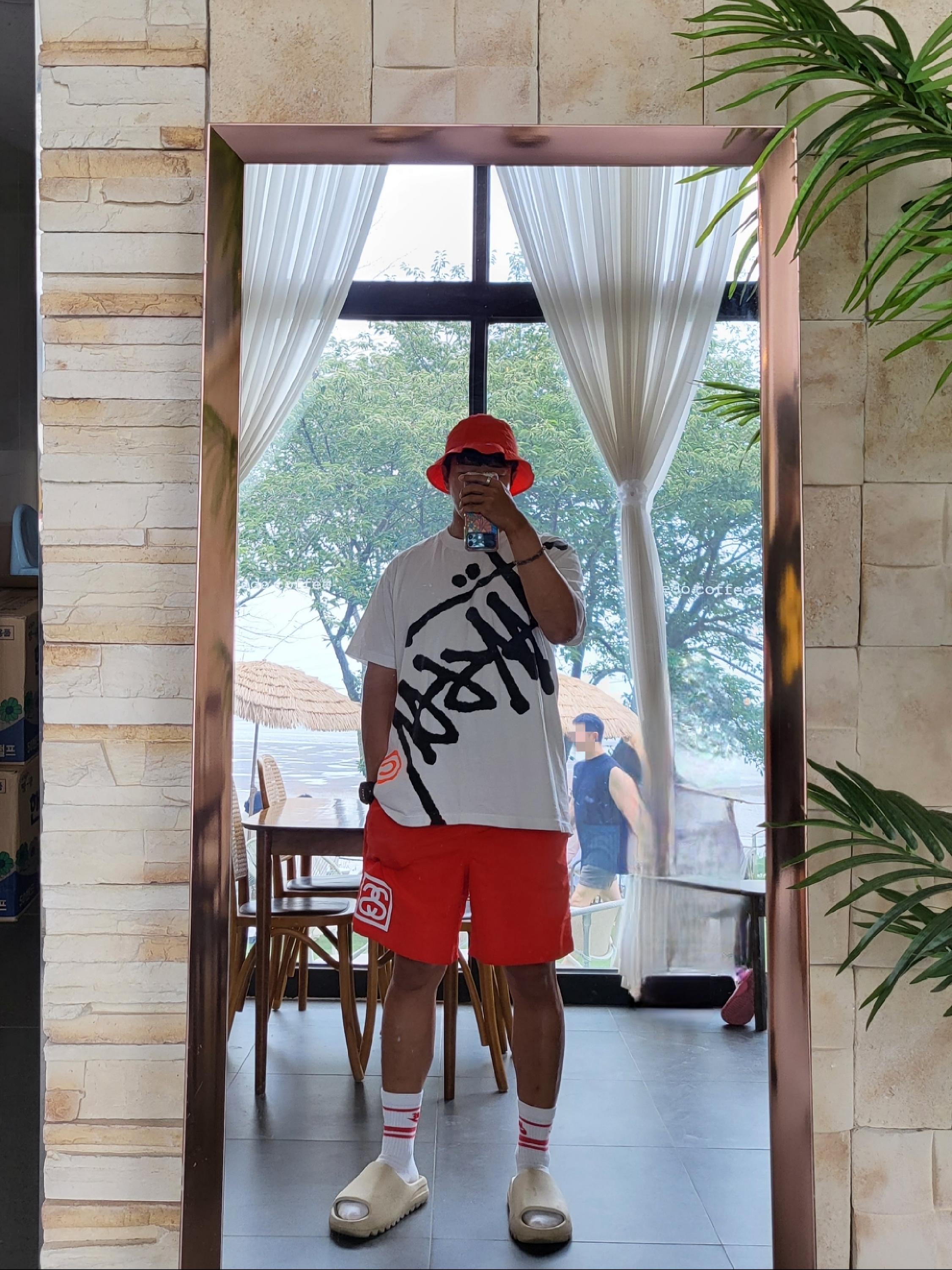 Nike x Stussy Bucket Hat Habanero Red, Stussy Big Basic Pigment Dyed T-Shirt Natural Red 착용 스타일