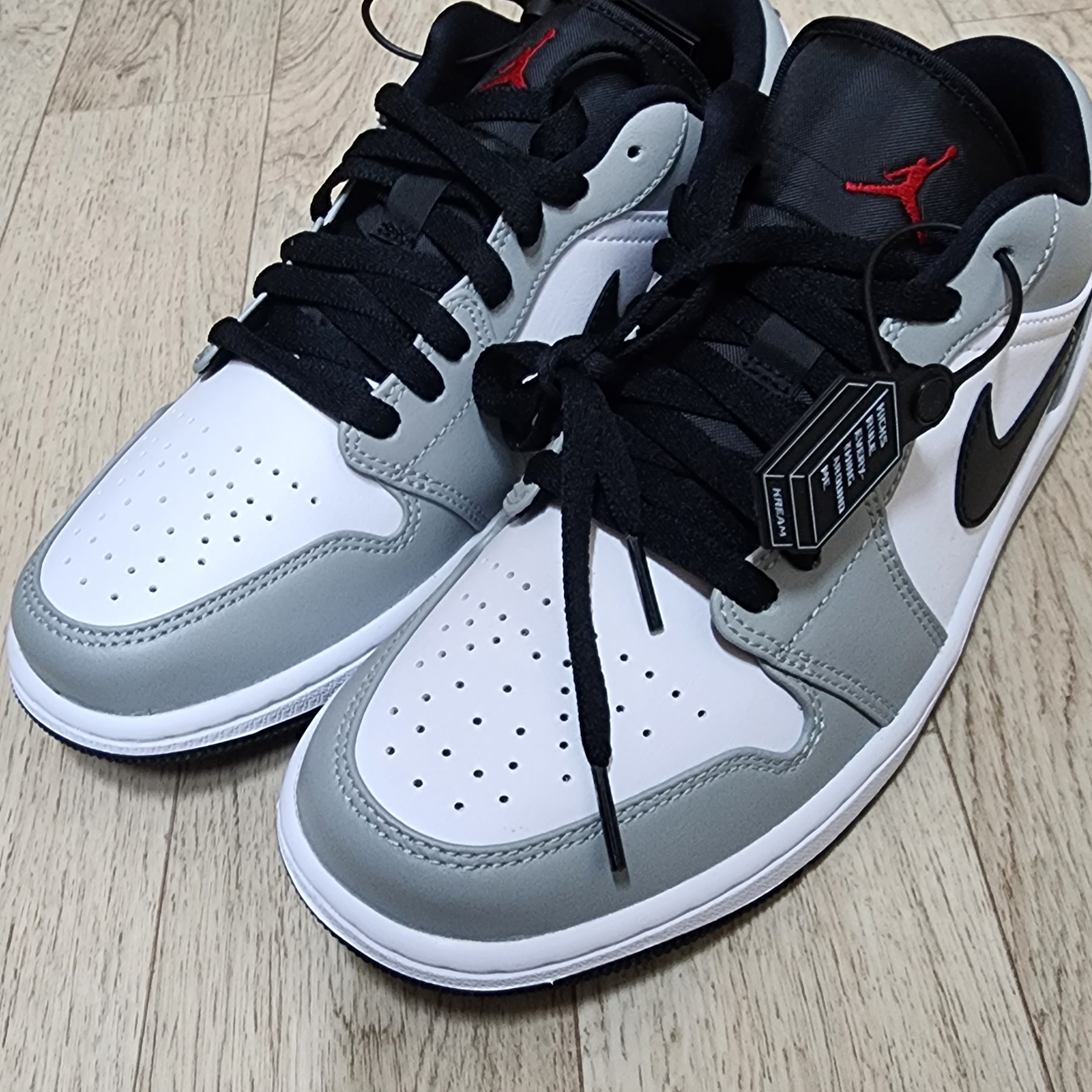 Jordan 1 Low Light Smoke Grey 착용 스타일 - 2
