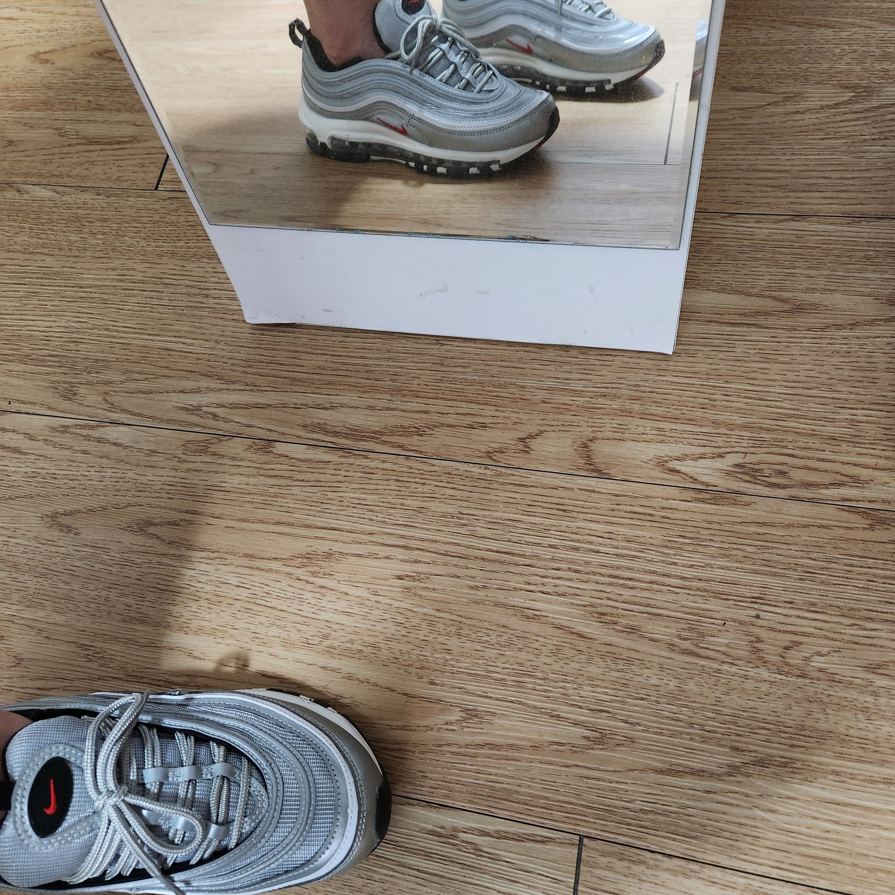 (W) Nike Air Max 97 OG Silver Bullet 2022 착용 스타일 - 1
