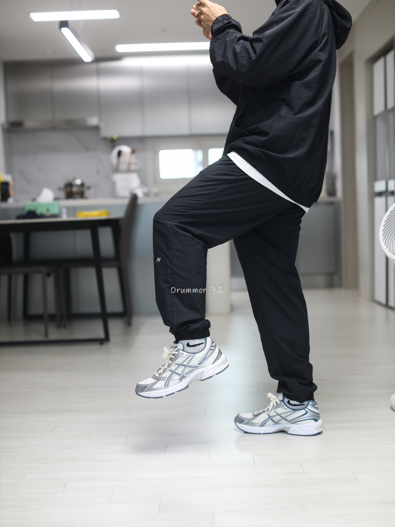 Asics Gel-1130 Cream Ironclad 착용 스타일 - 1
