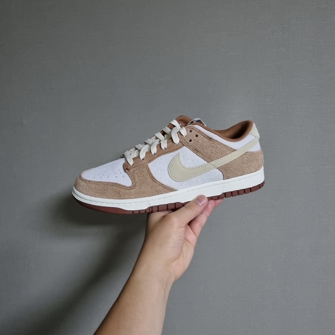 Nike Dunk Low Pro Premium Medium Curry 착용 스타일