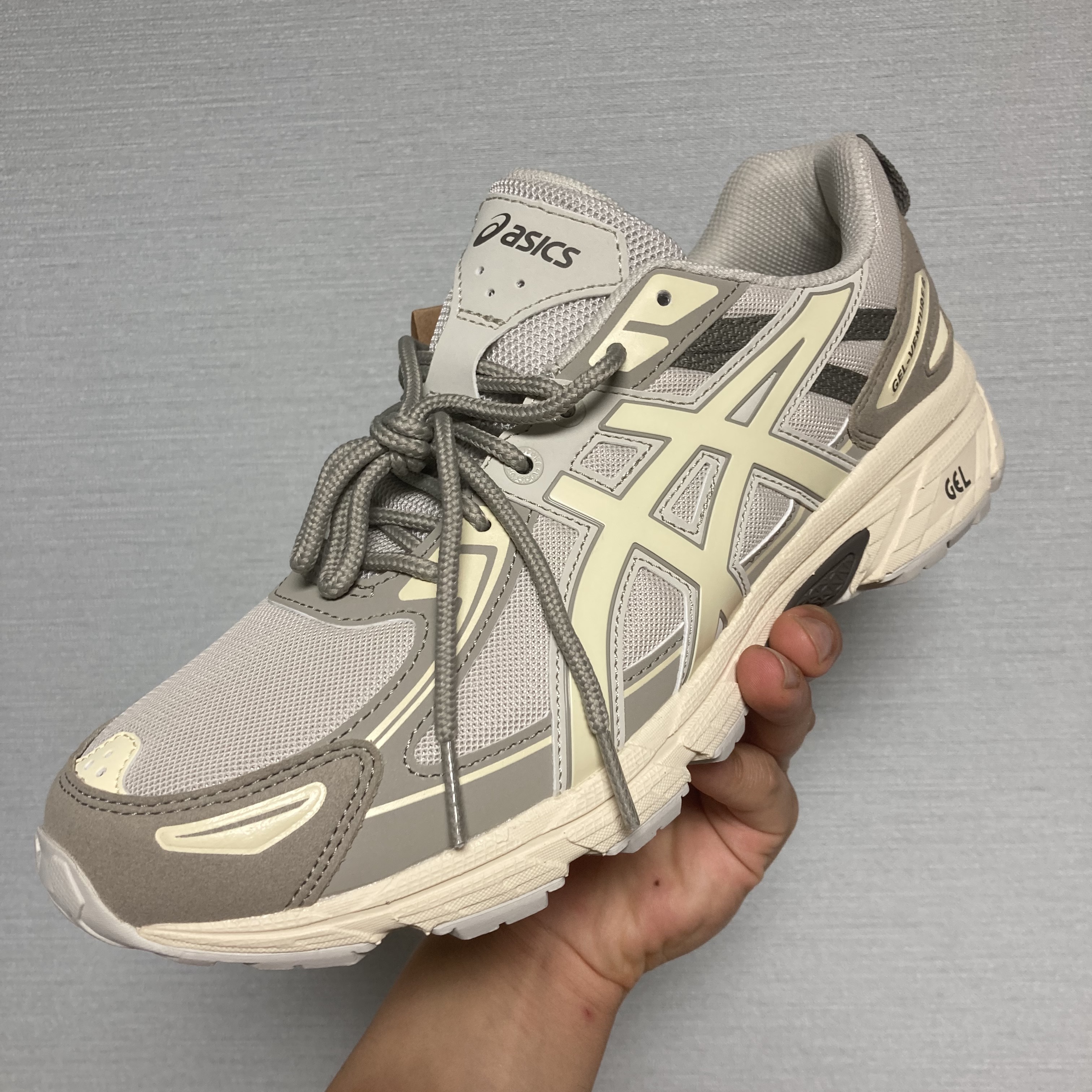 Asics Gel-Venture 6 Vanilla Custard 착용 스타일 - 1