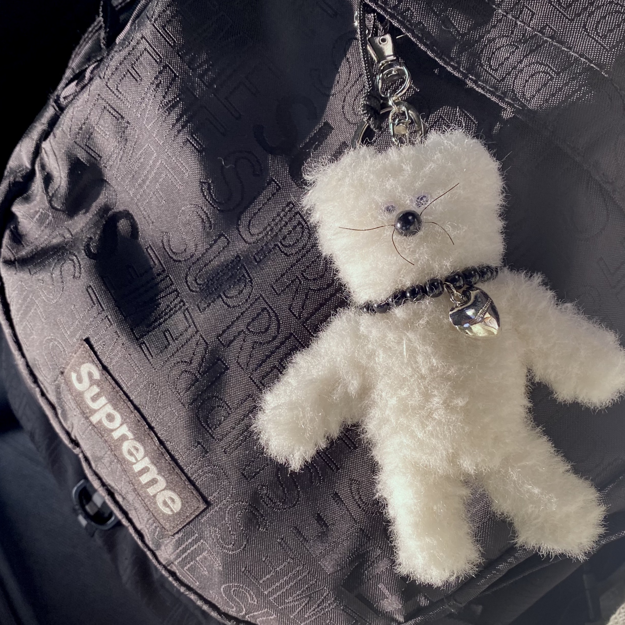 Supreme Backpack Black - 19SS, [KREAM 단독] Monamhee Creami Keyring Cream 착용 스타일 - 2