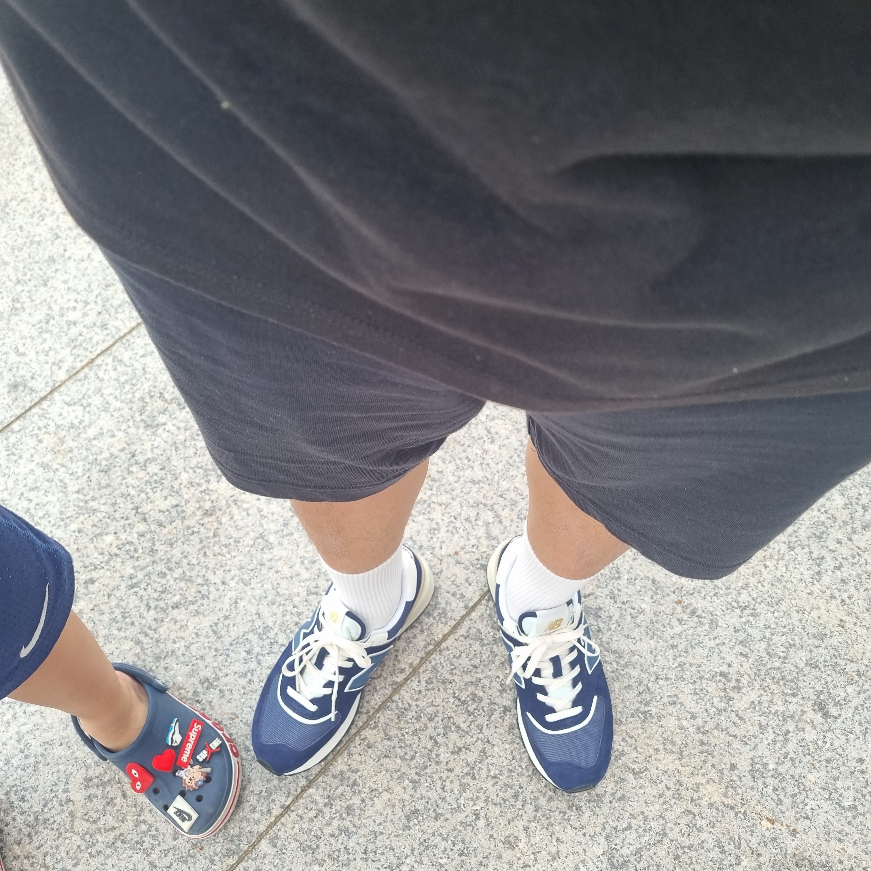 New Balance 574 Legacy Navy 착용 스타일