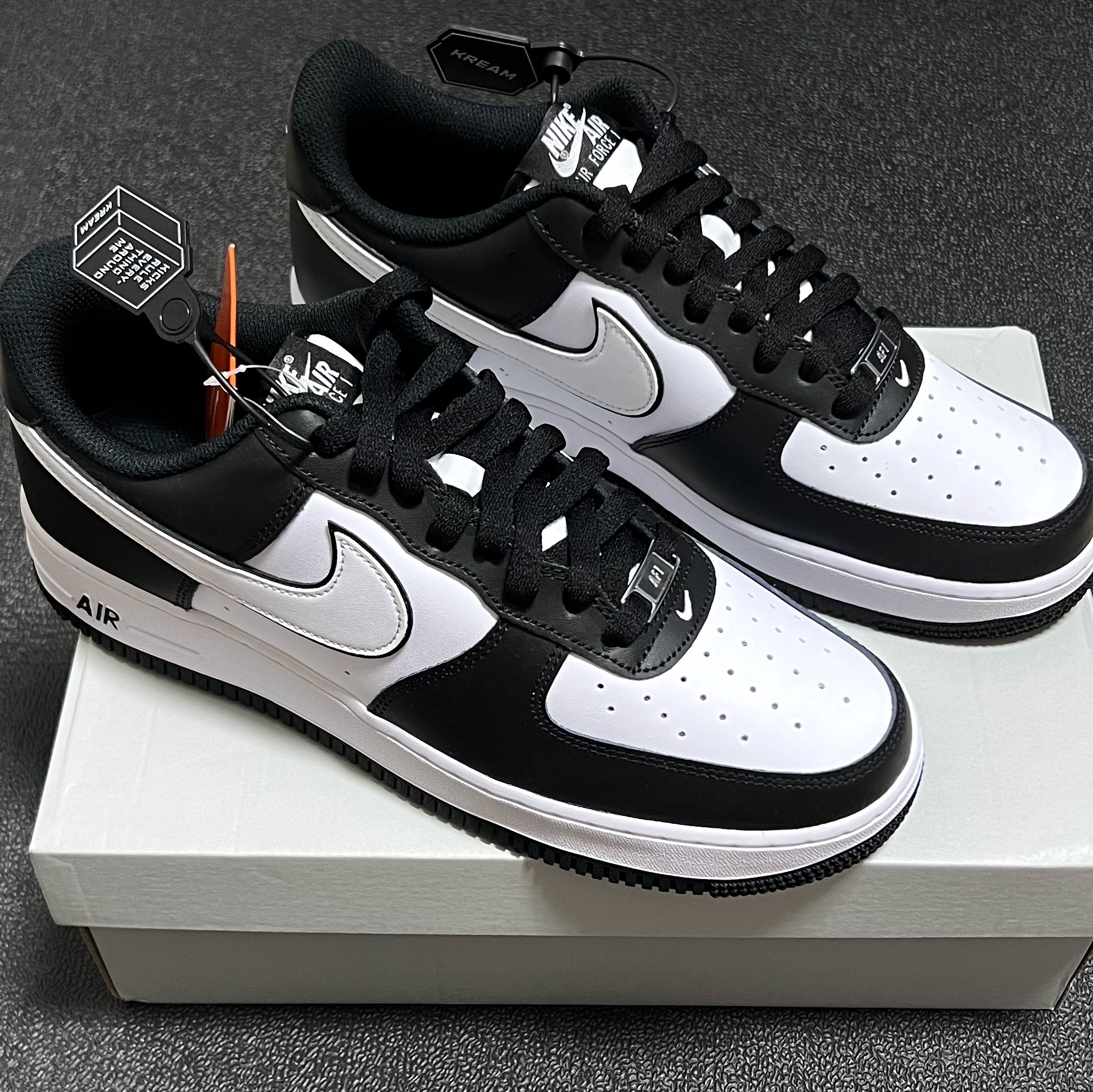 Nike Air Force 1 '07 Black White 착용 스타일