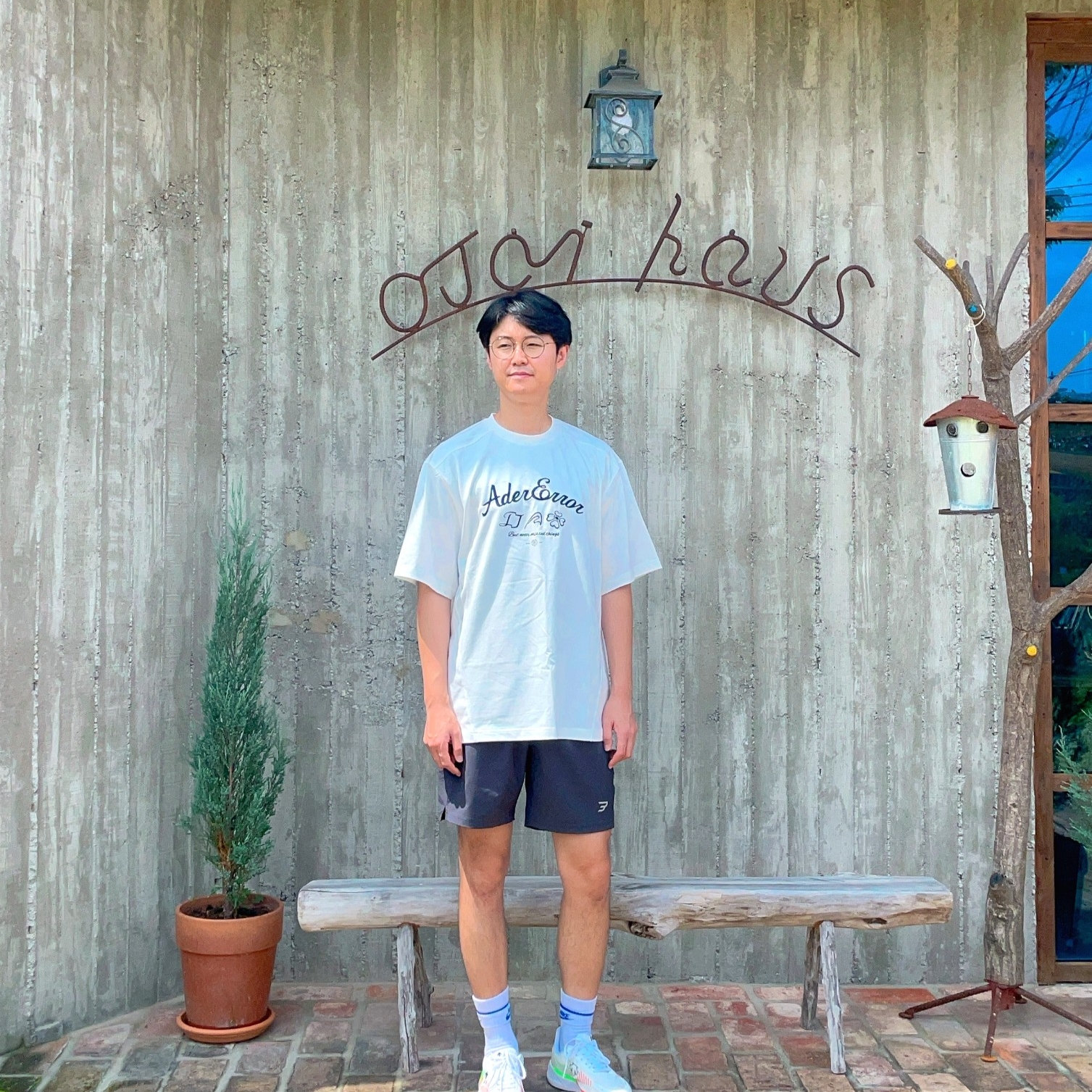 Ader Error Sollec T-Shirt White 착용 스타일