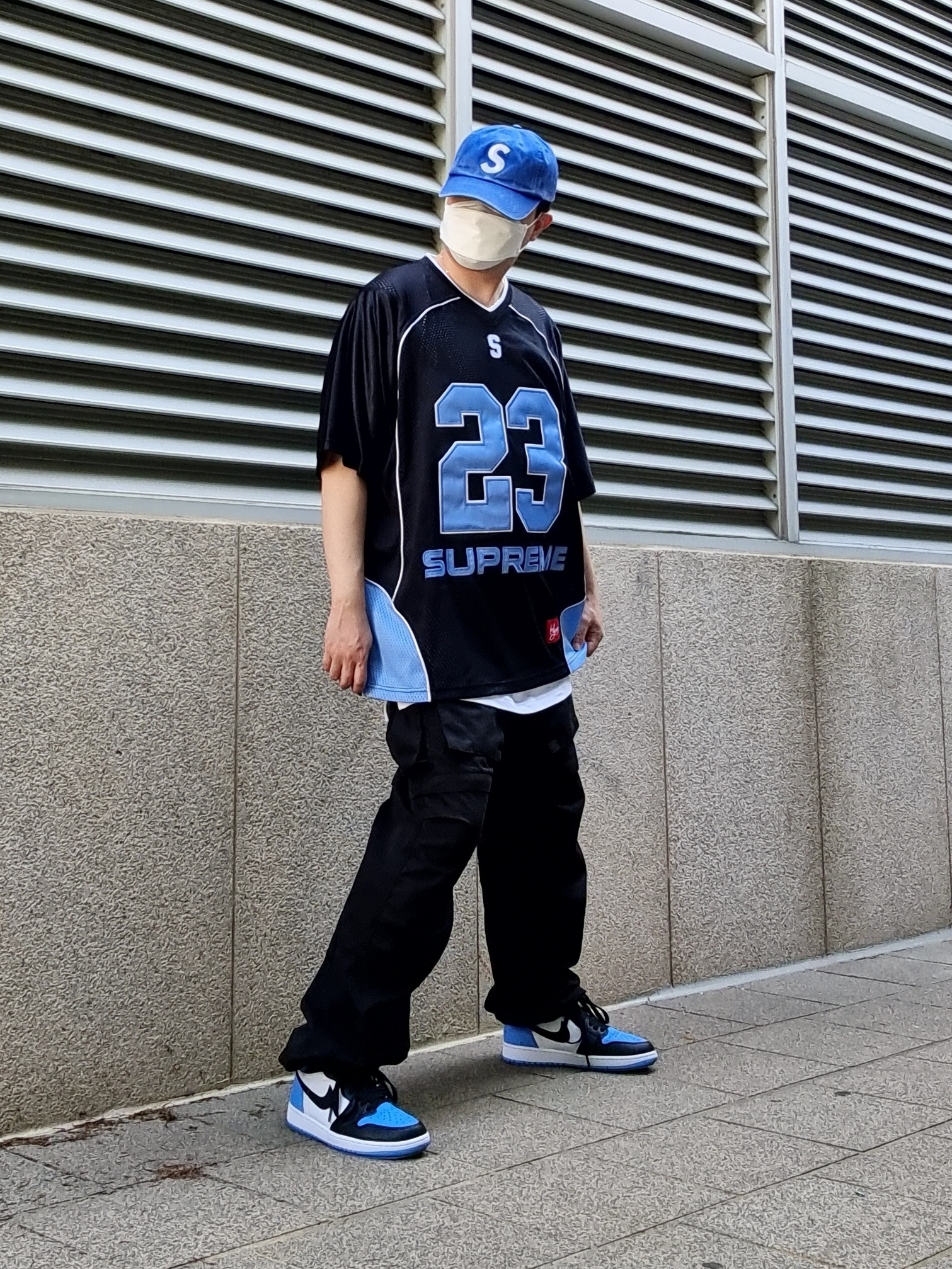 Supreme Pigment Print S Logo 6-Panel Royal - 20SS, Jordan 1 Retro High OG University Blue 착용 스타일 - 2