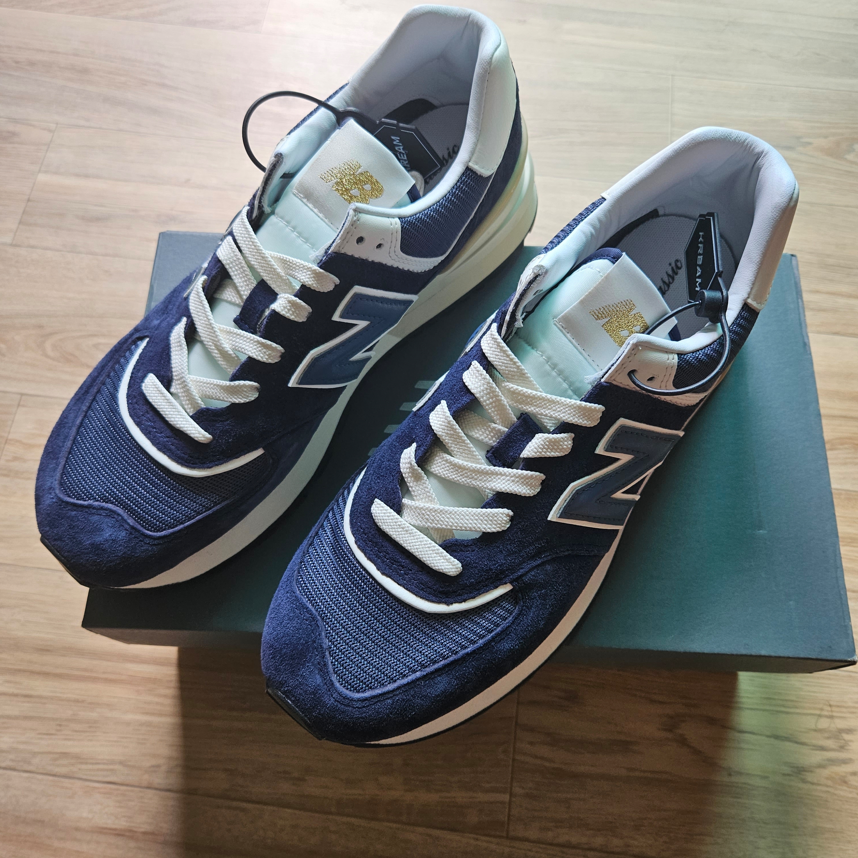 New Balance 574 Legacy Navy 착용 스타일
