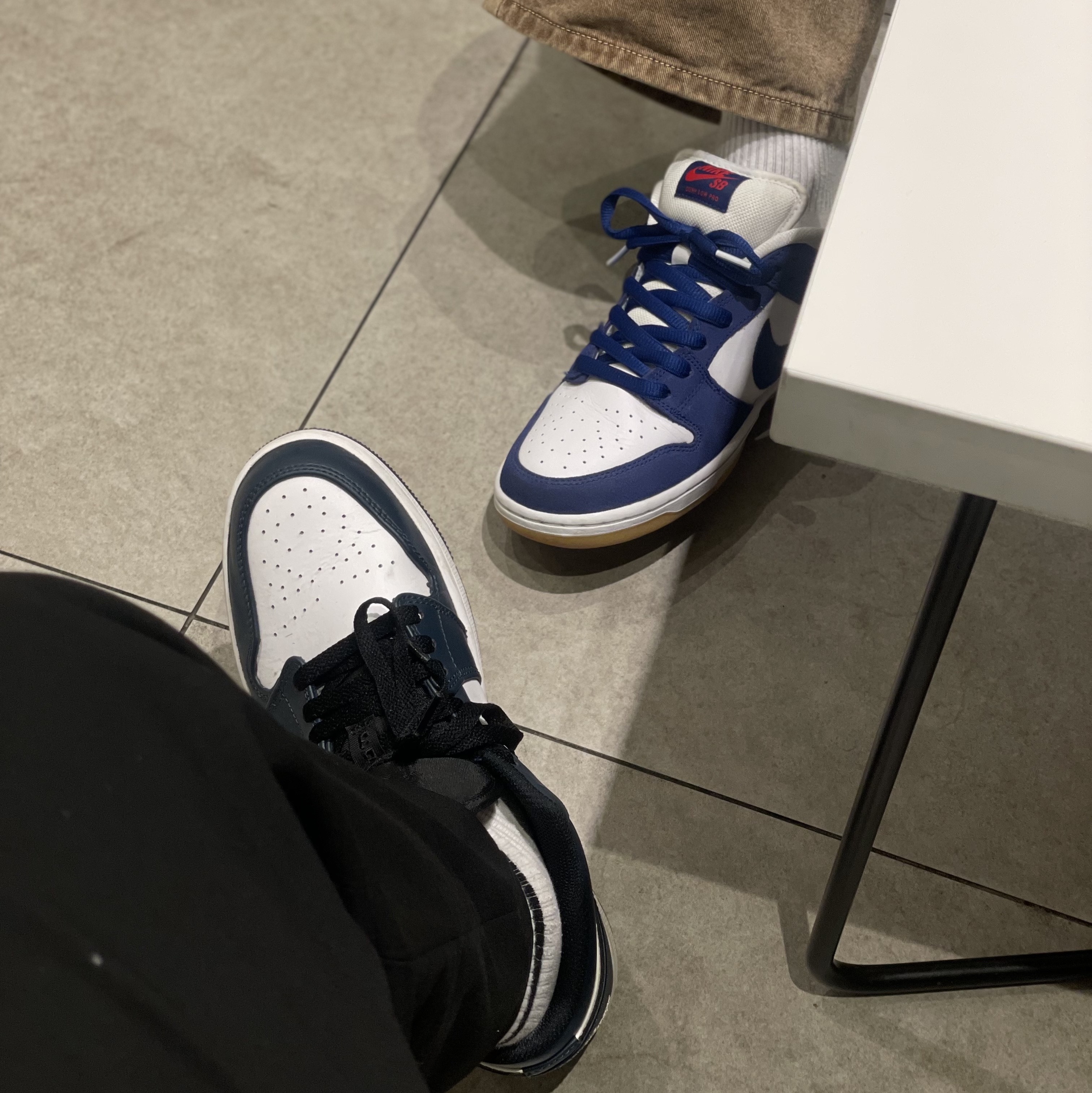 Jordan 1 Low Dark Teal, Nike SB Dunk Low Pro Premium Deep Royal Blue 착용 스타일