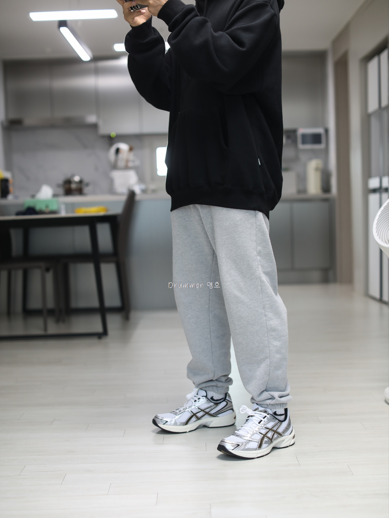 Asics Gel-1130 White Clay Canyon 착용 스타일 - 1